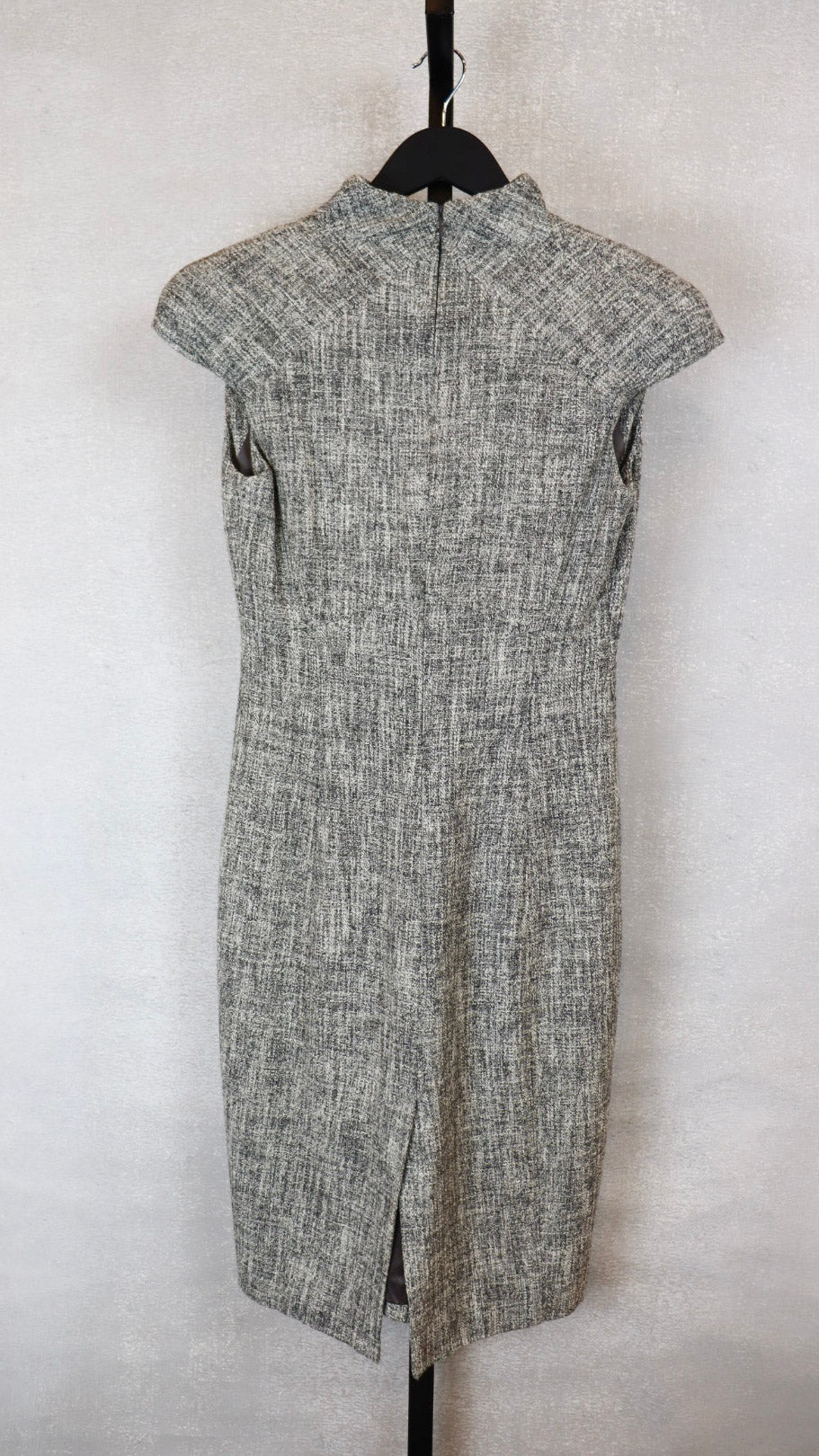 Amanda Wakely - Size 6