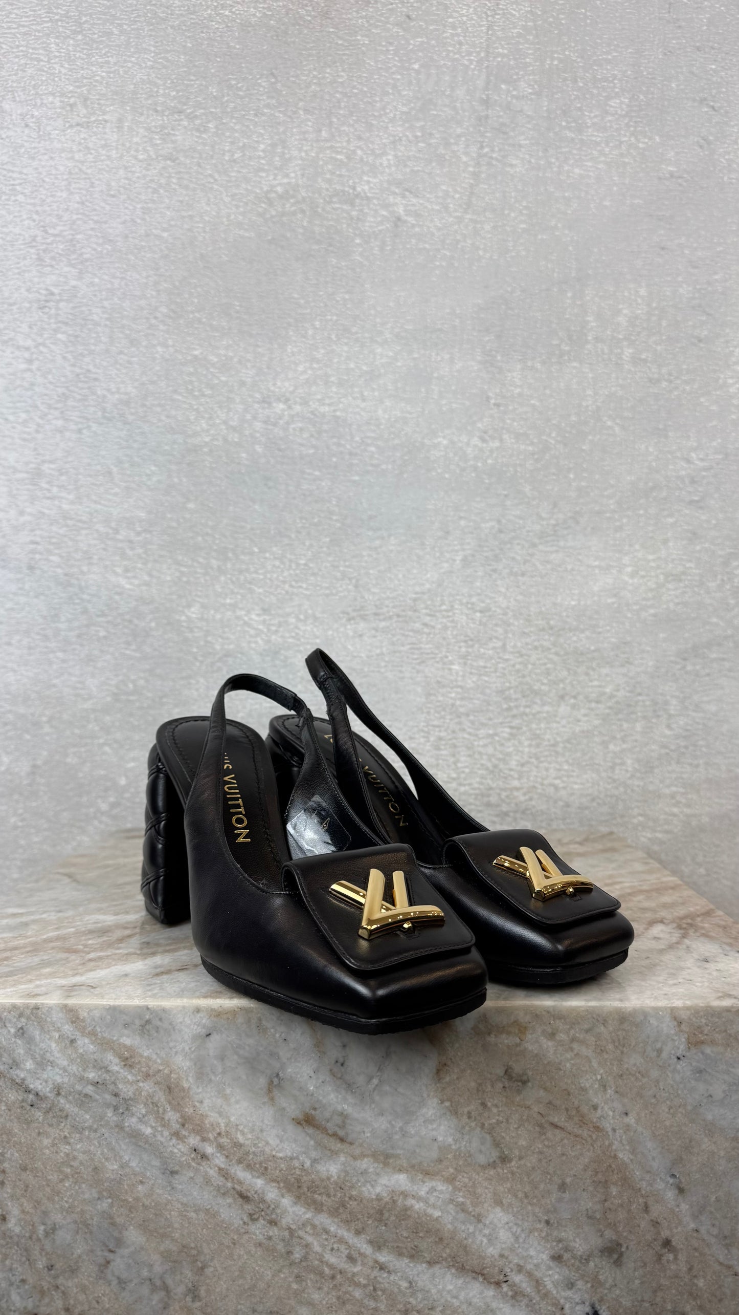 Louis Vuitton - Size 37