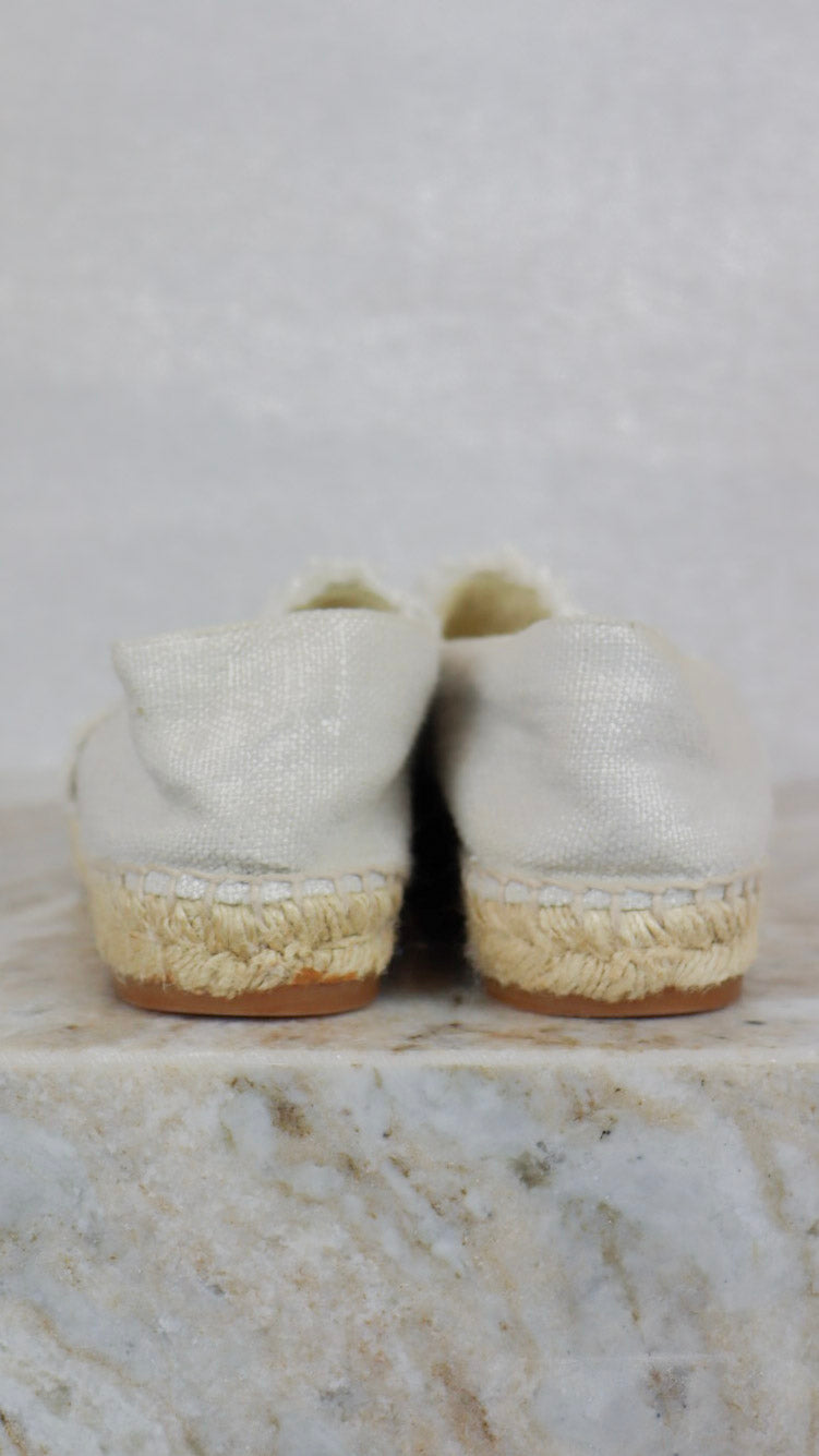 Chanel - Size 35