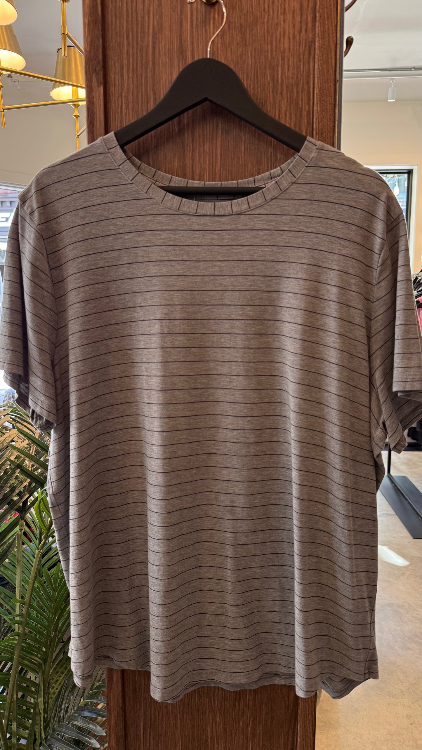Lululemon - Size L