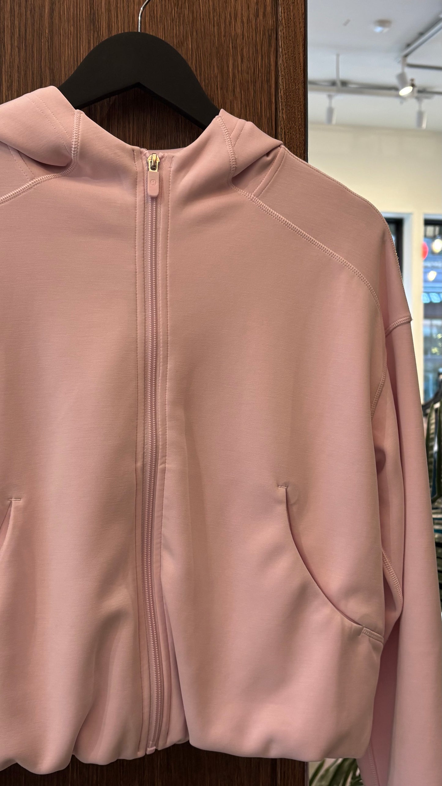 Lululemon - Size 4