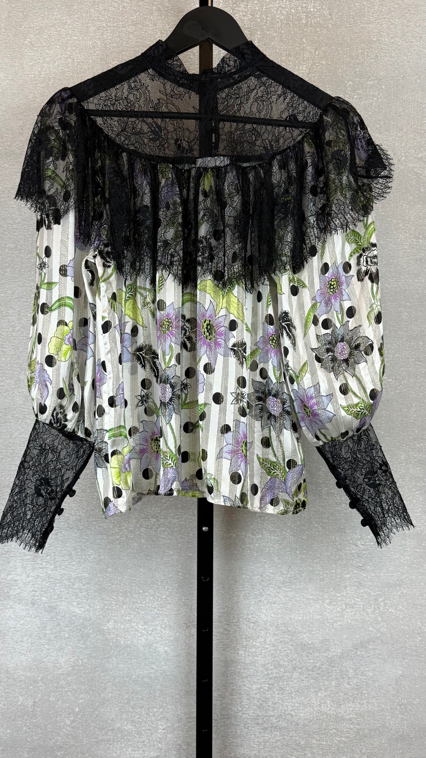 Hailey Menzies - Size S