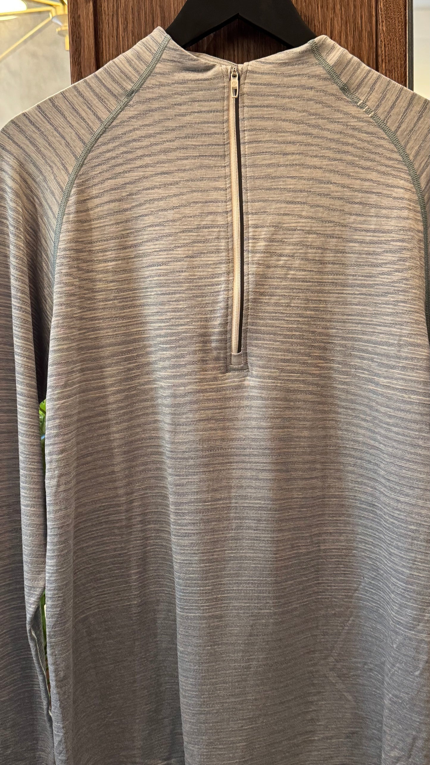 Lululemon - Size M