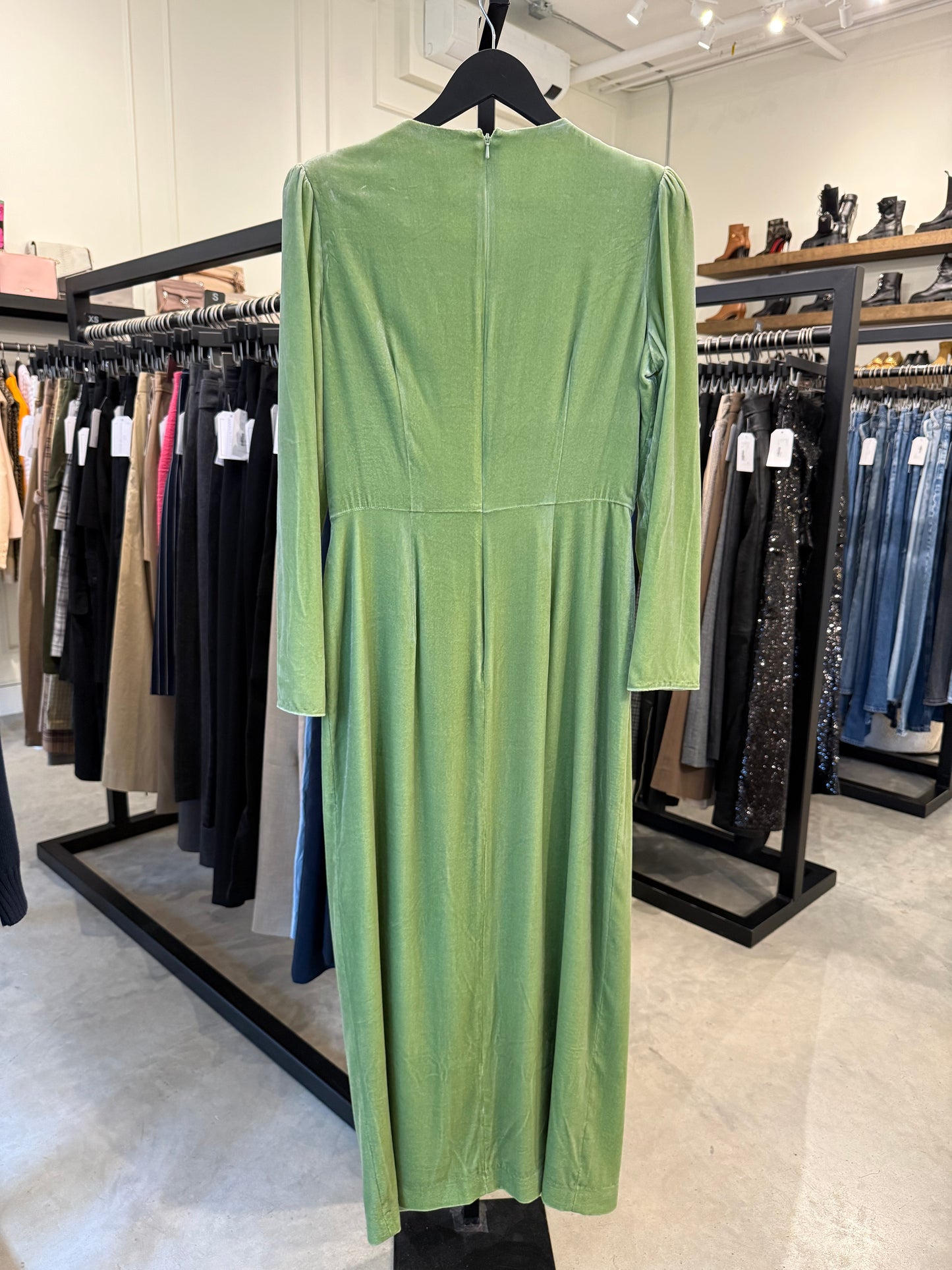 Saloni - Size 10