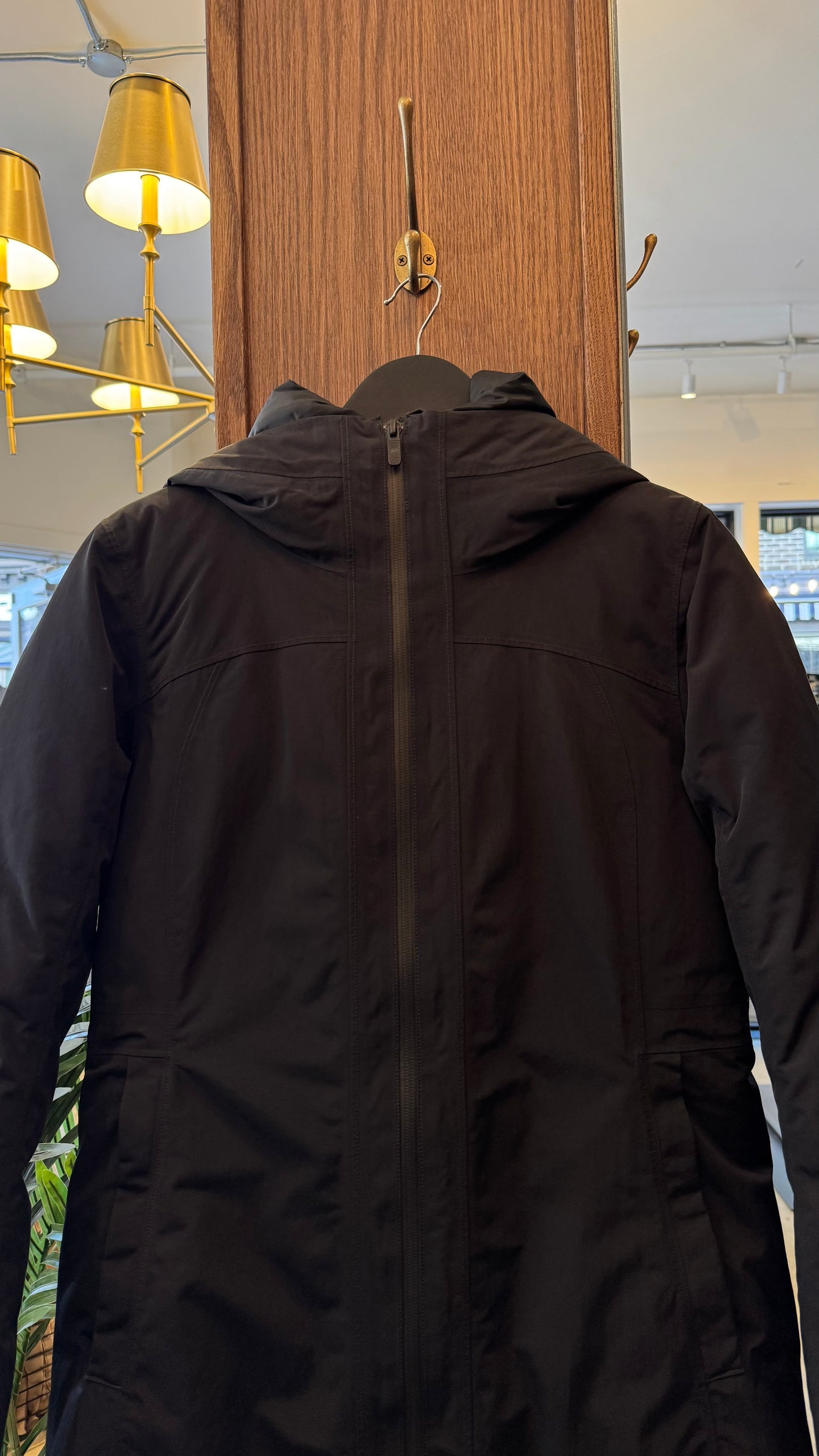 Lululemon - Size 6