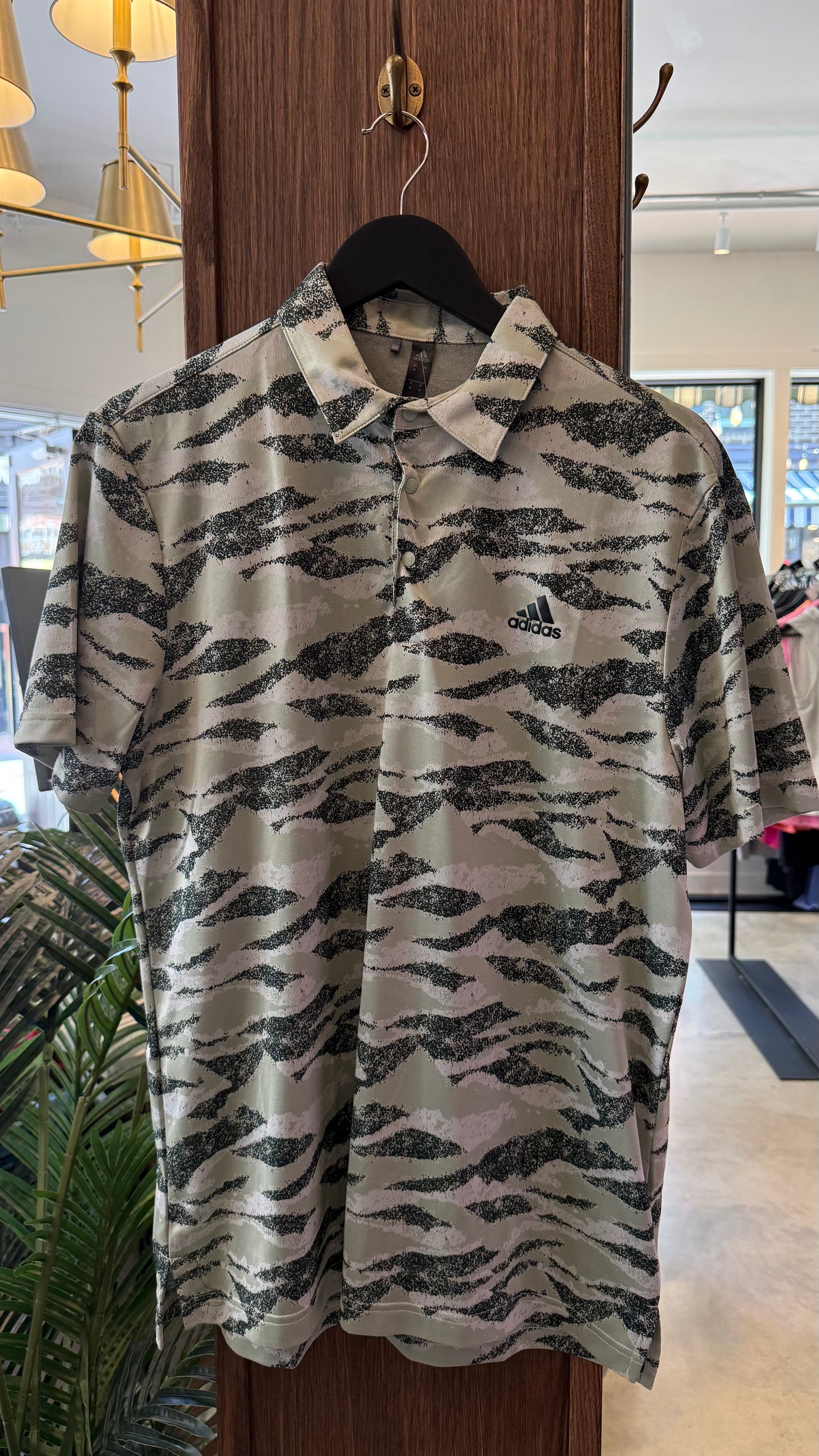 Adidas - Size M
