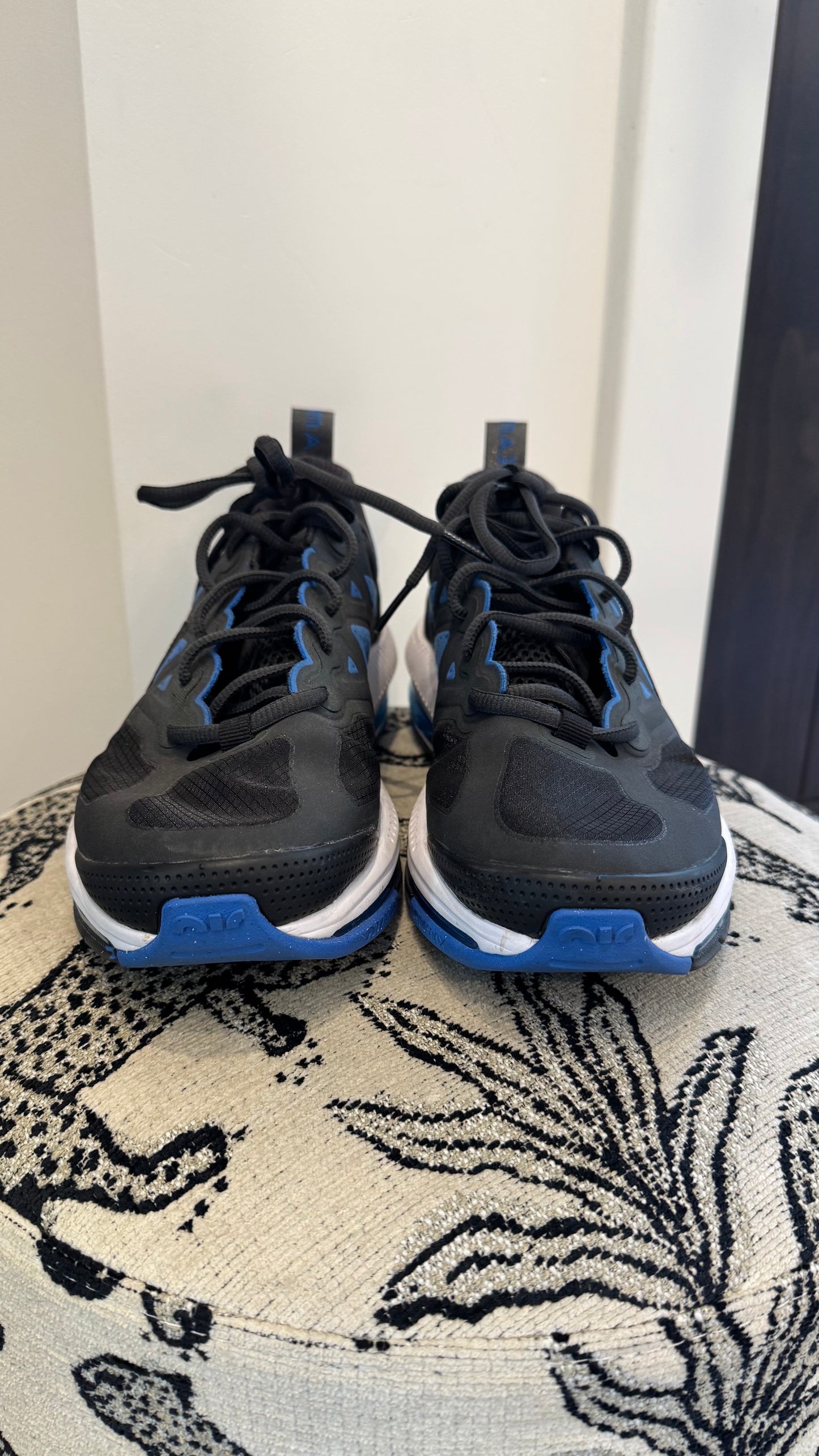 Men’s Nike - Size 8.5