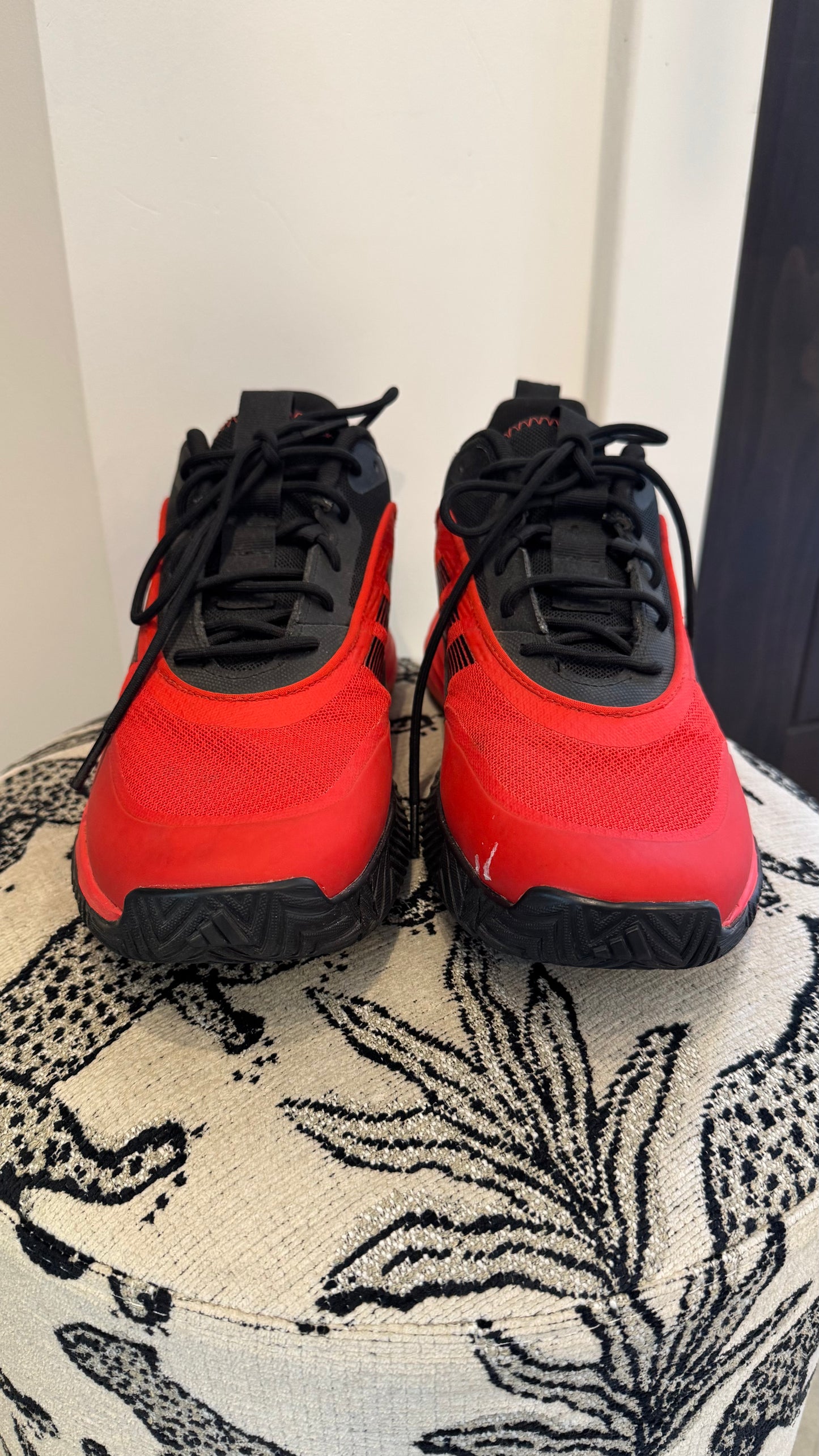 Men’s Adidas - Size 9