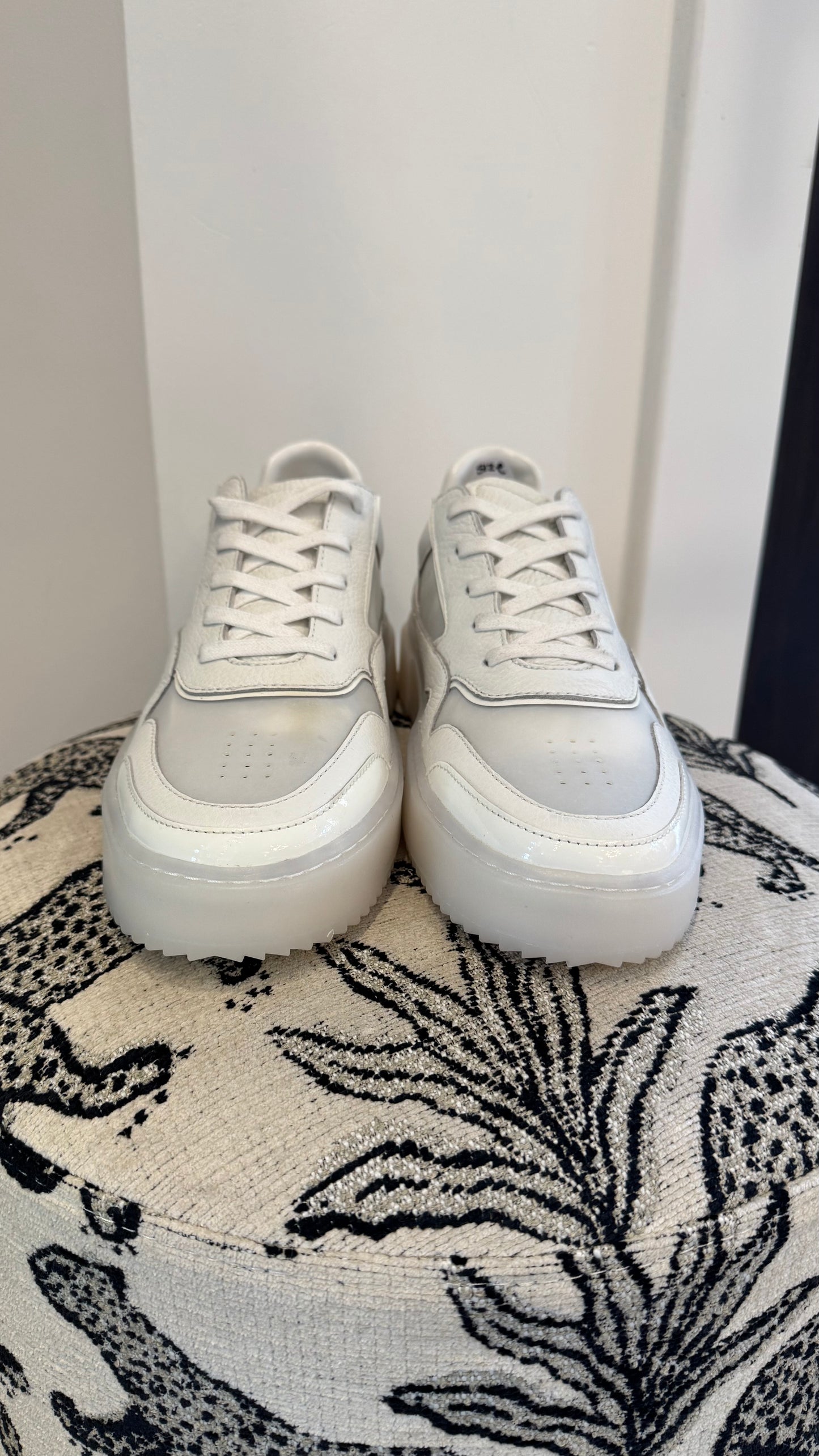 Men’s Stuart Weitzman - Size 9