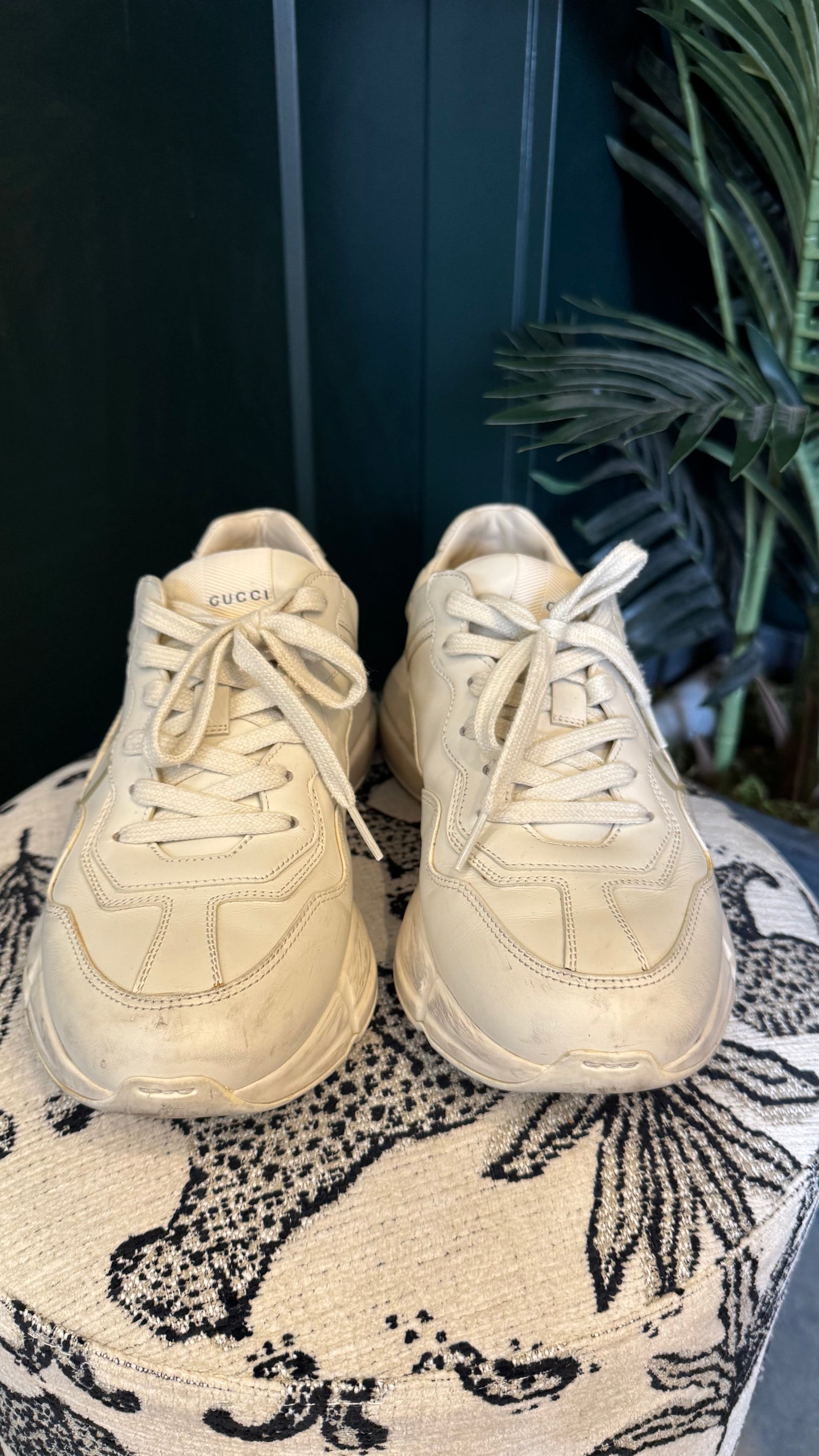 Gucci - Size 9