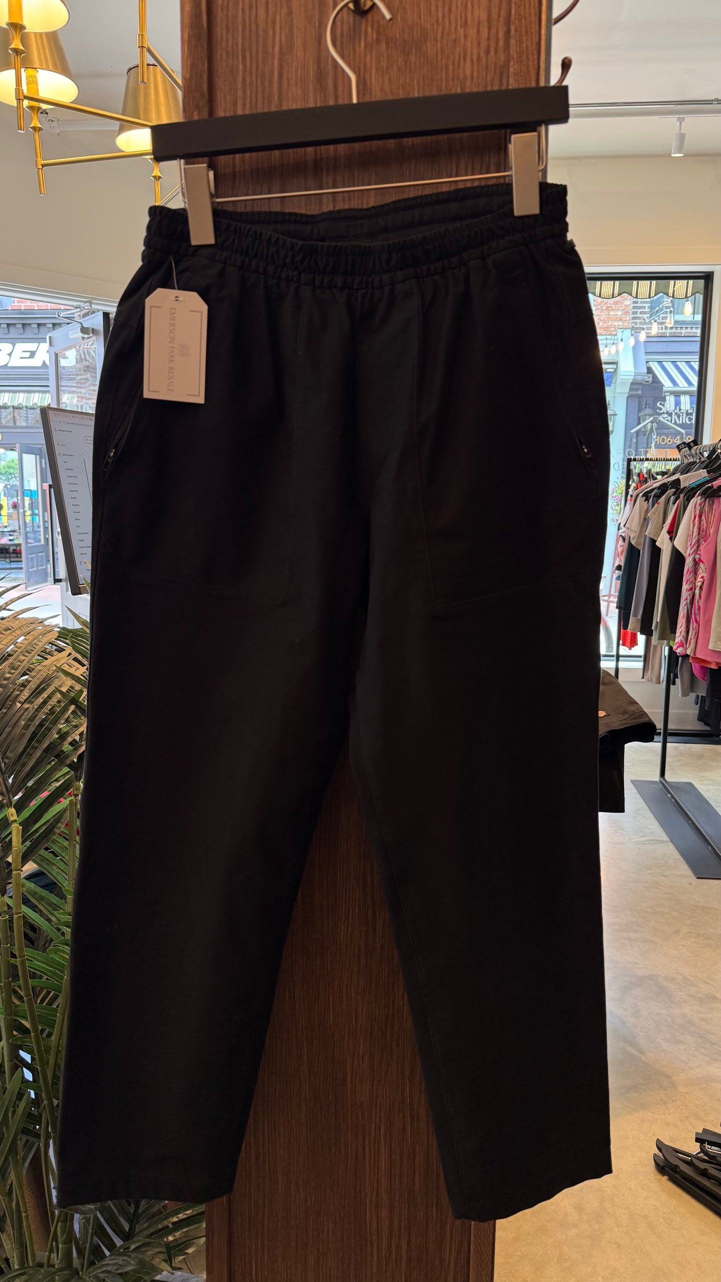 Lululemon - Size S