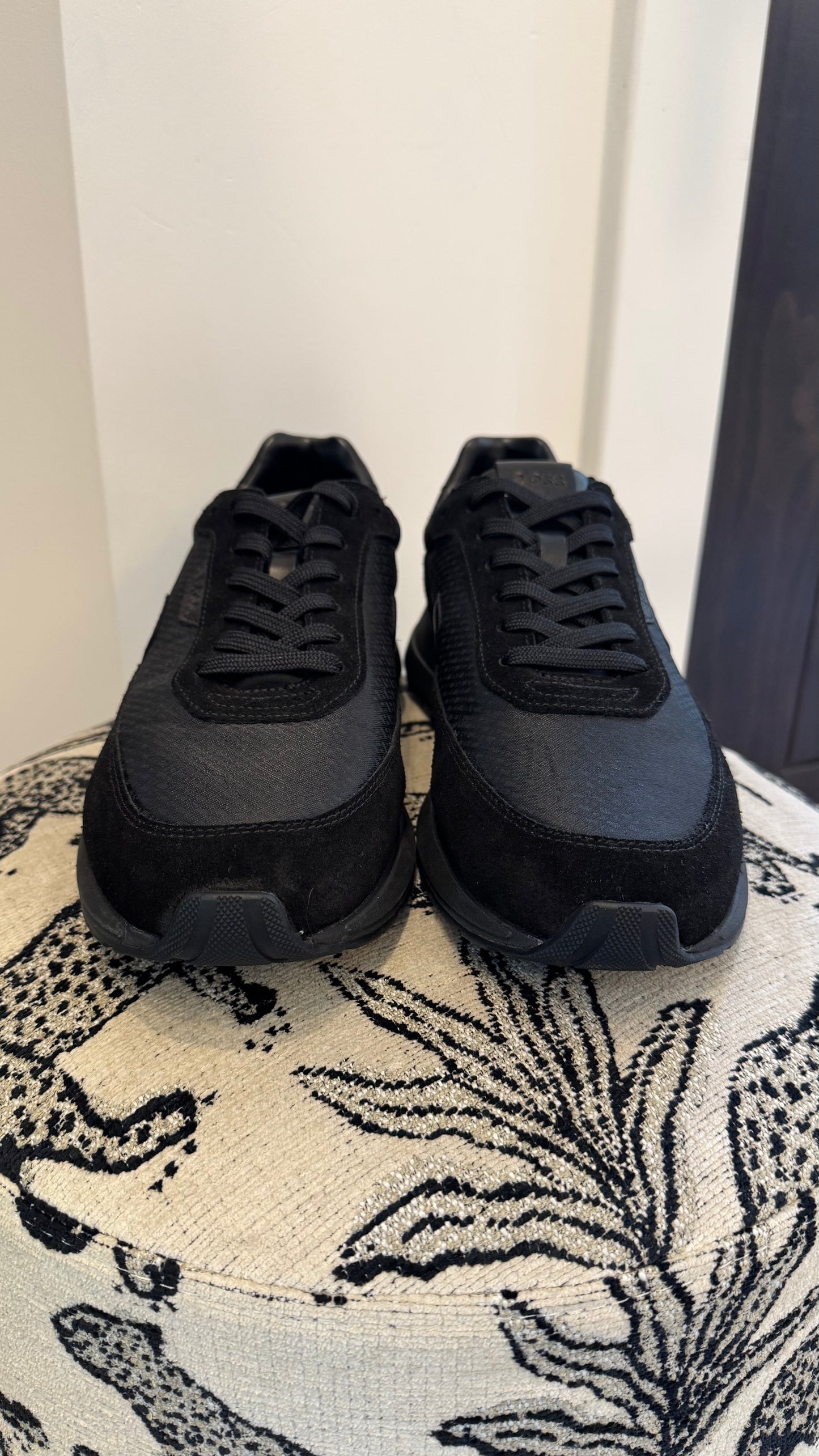 Men’s Boss - Size 44/11