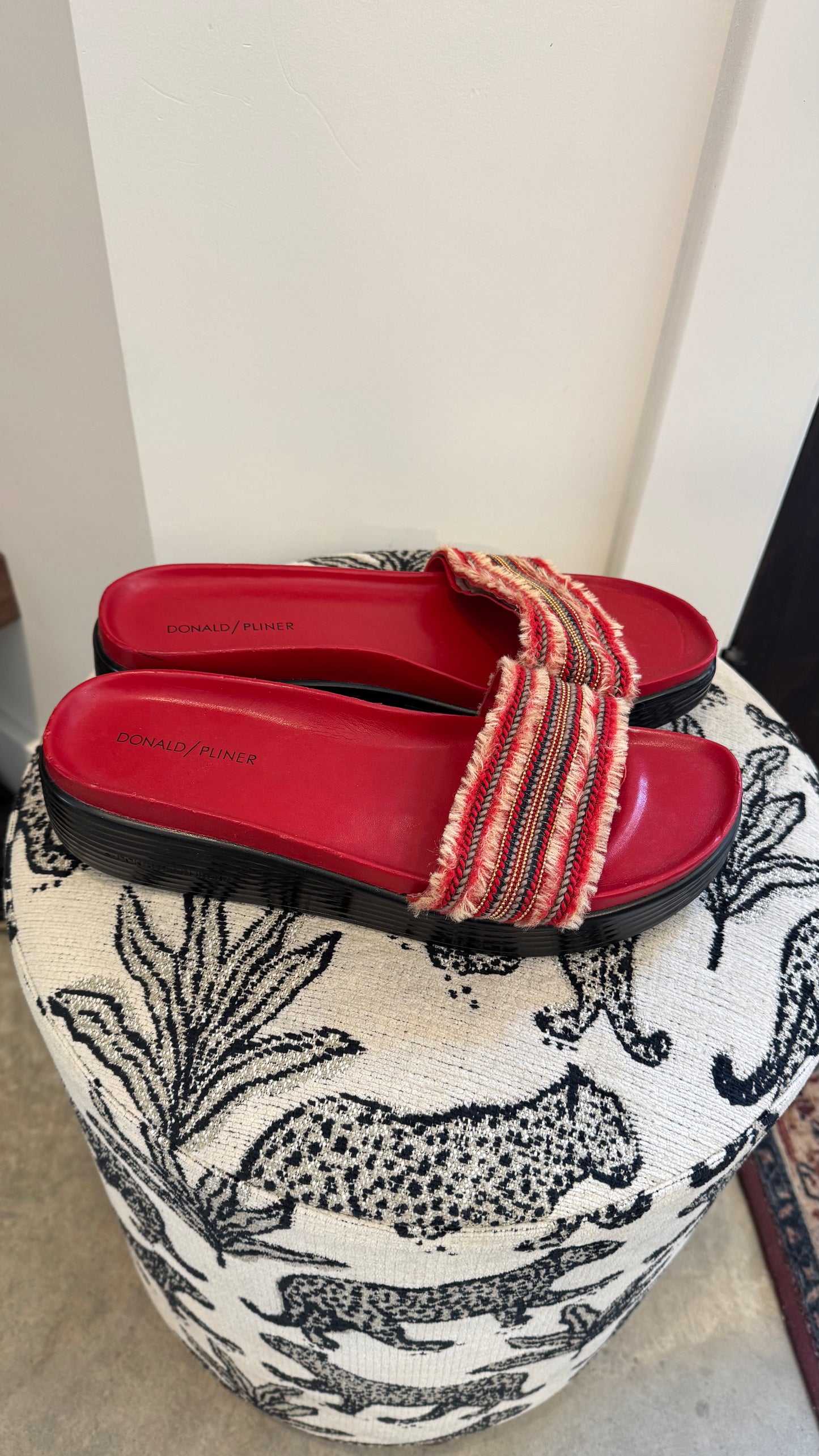 Donald Pliner Sandal - Size 11
