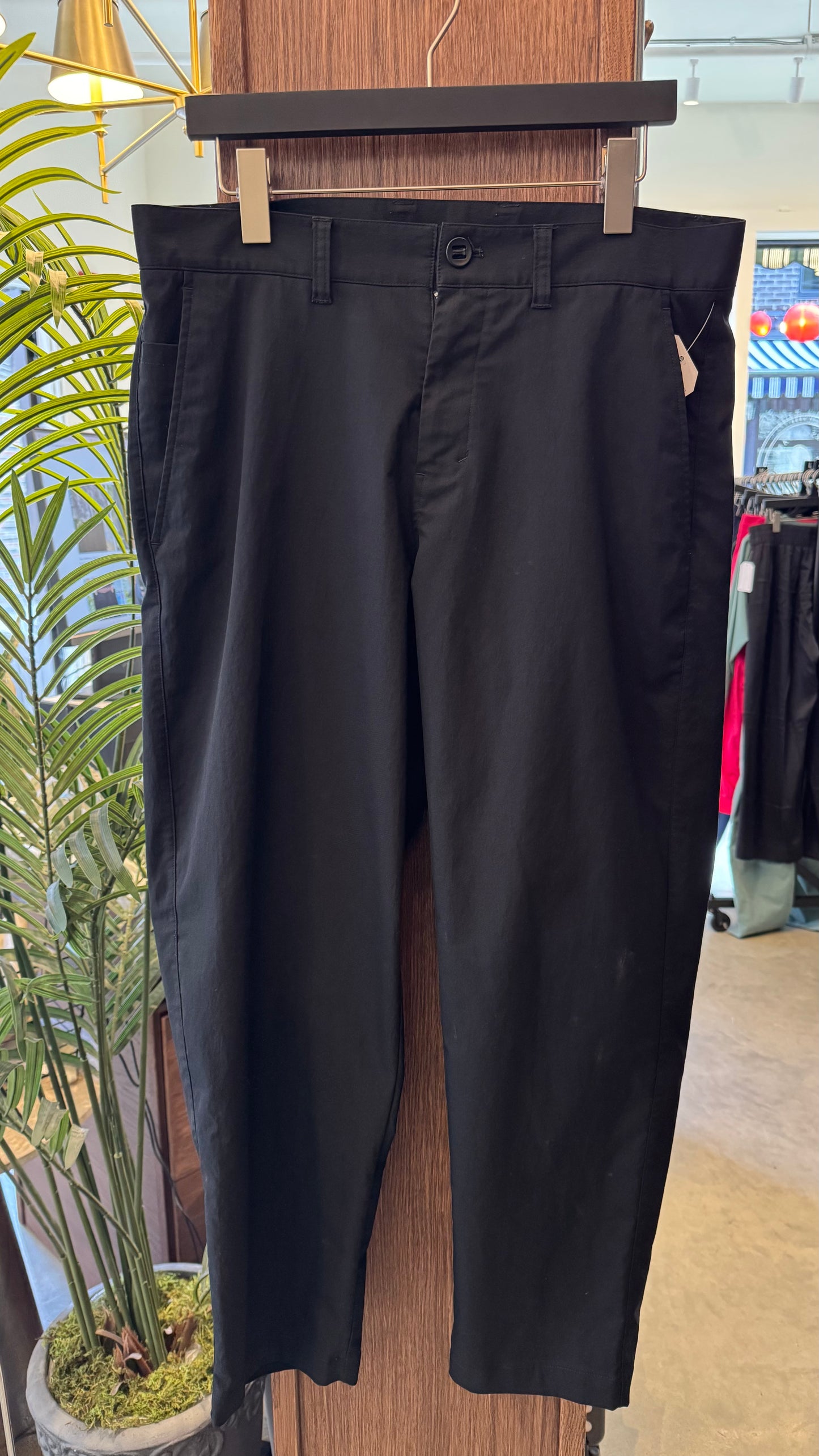 Men’s Lululemon - Size M