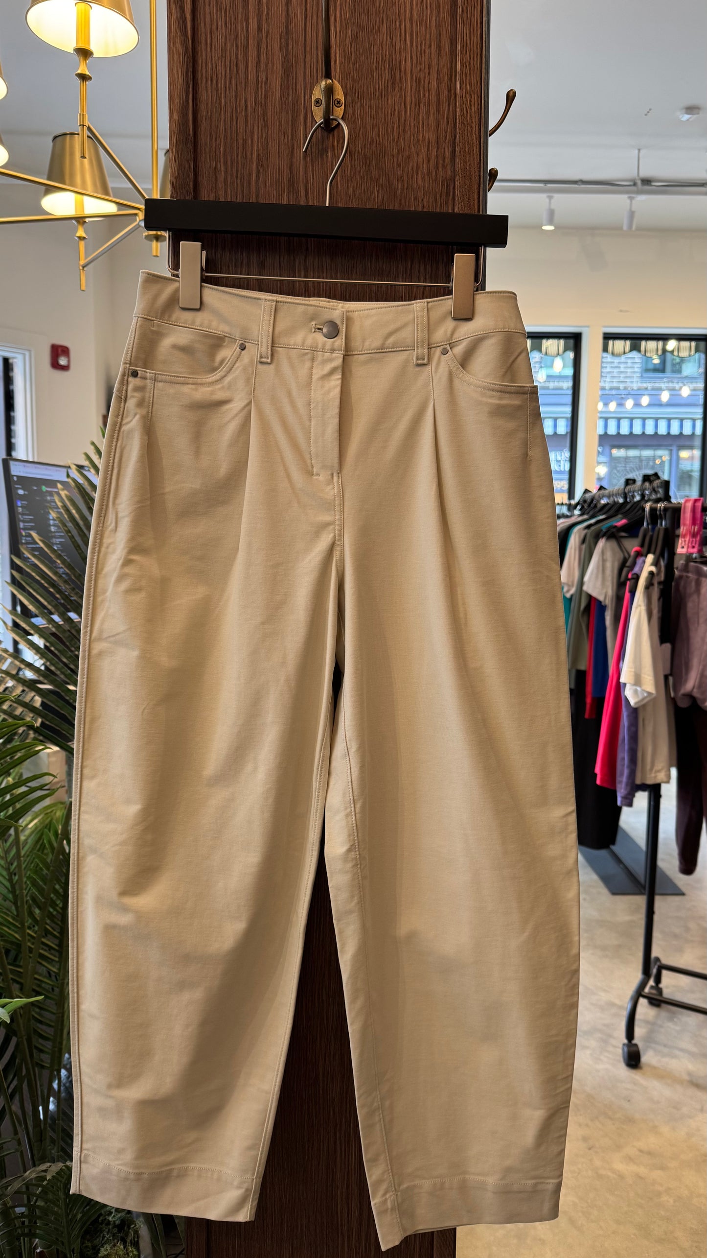 Lululemon - Size 28