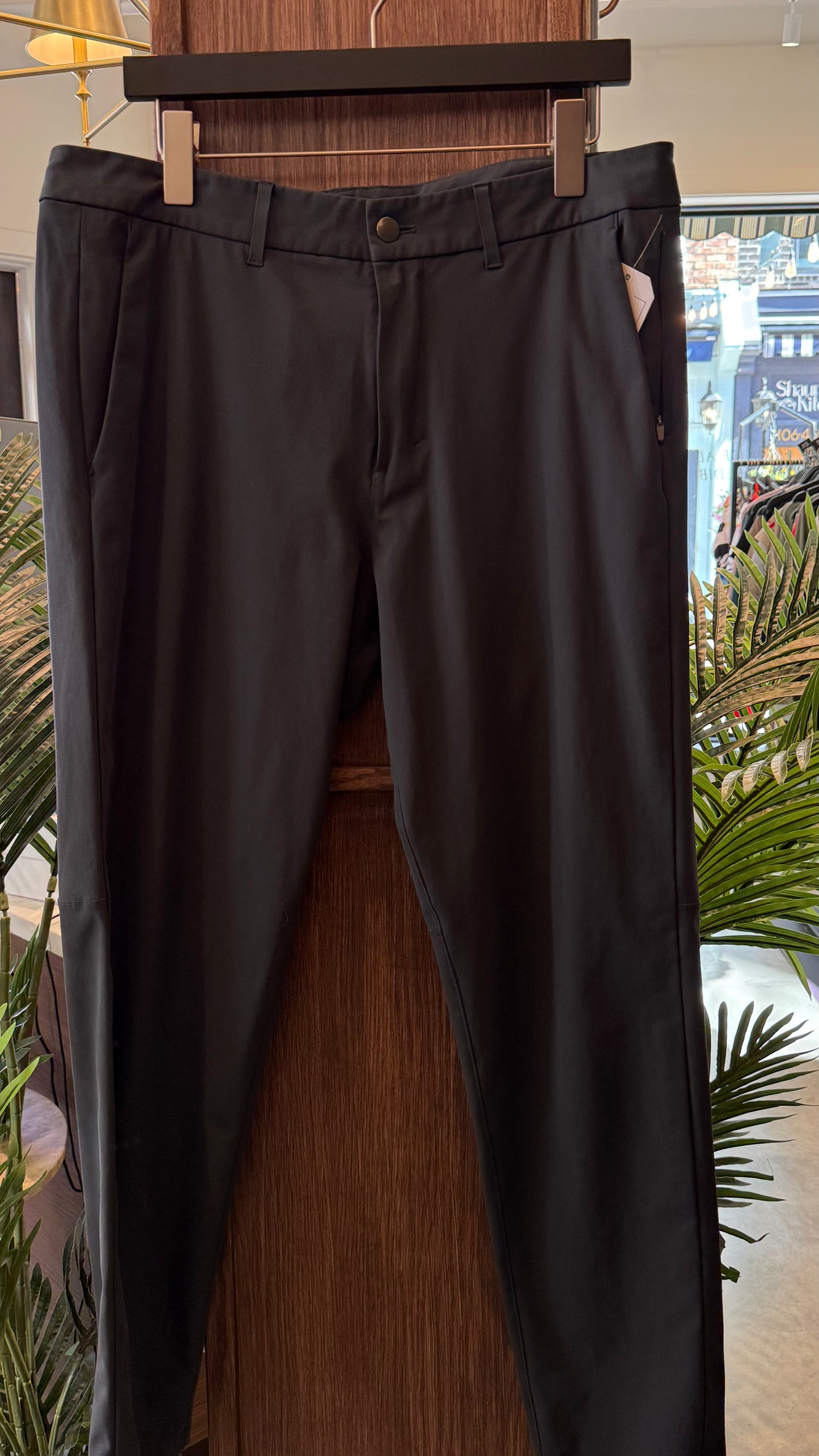 Men’s Lululemon - Size 34