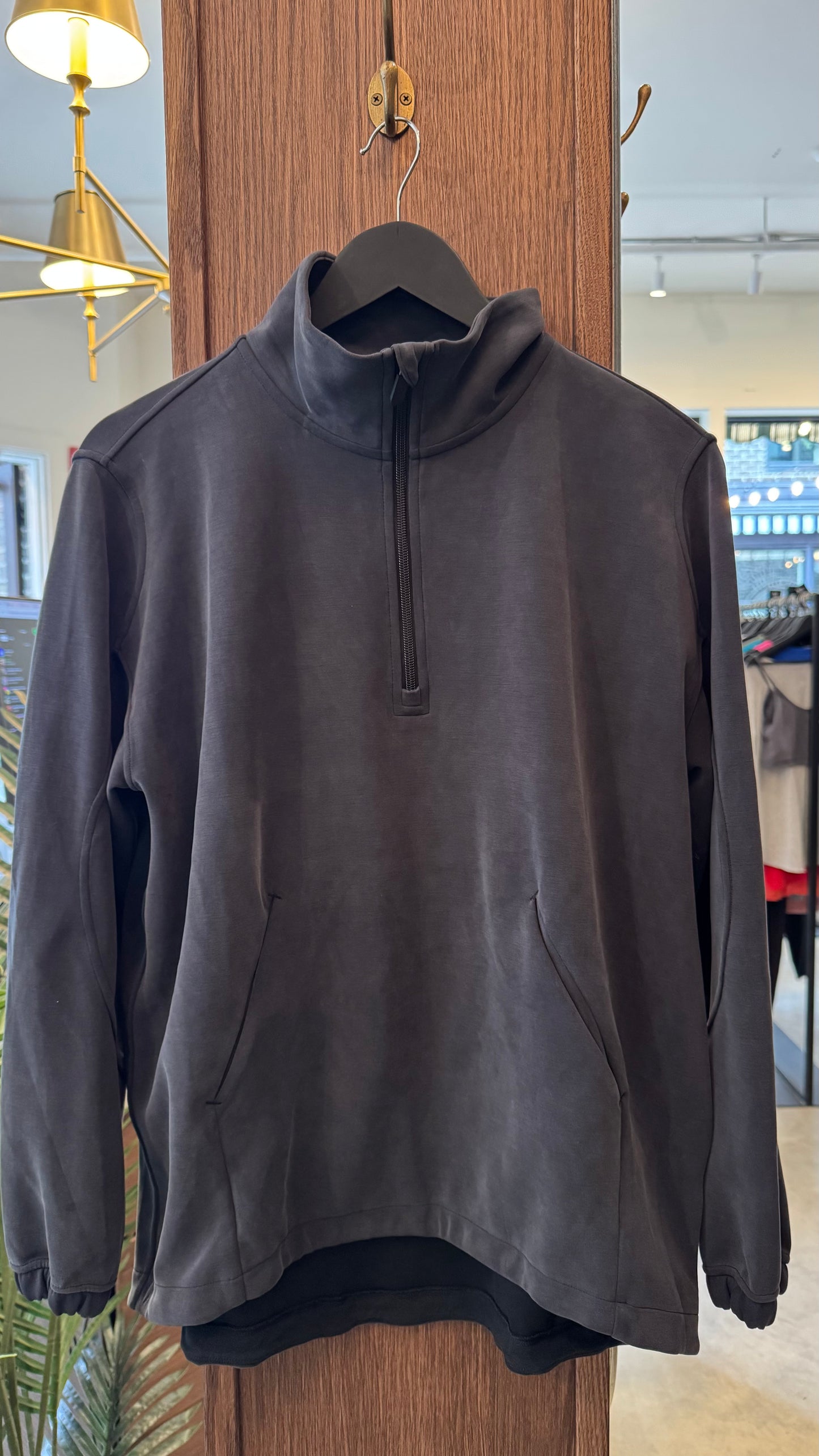 Lululemon - Size M