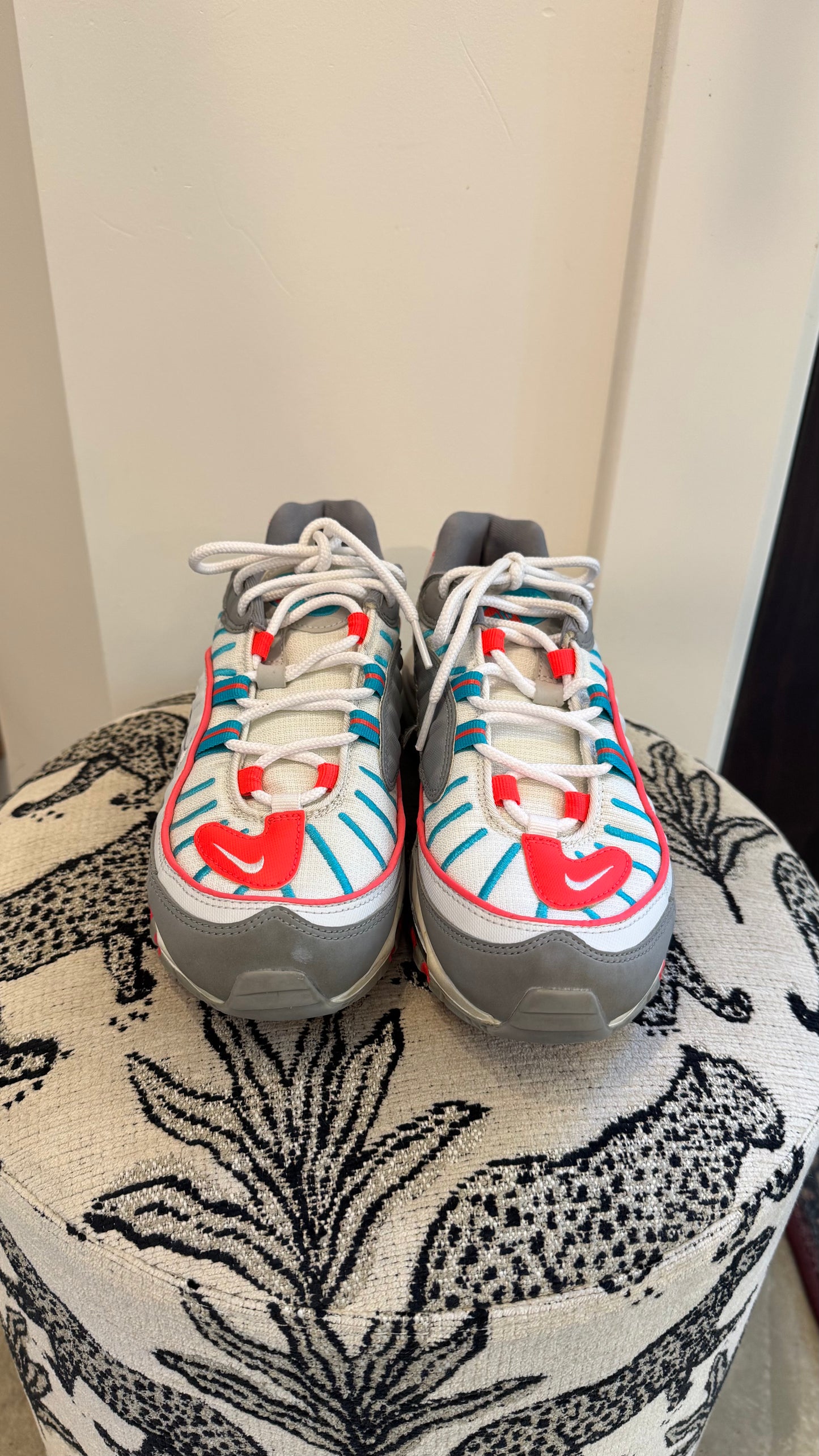 Nike - Size 7.5