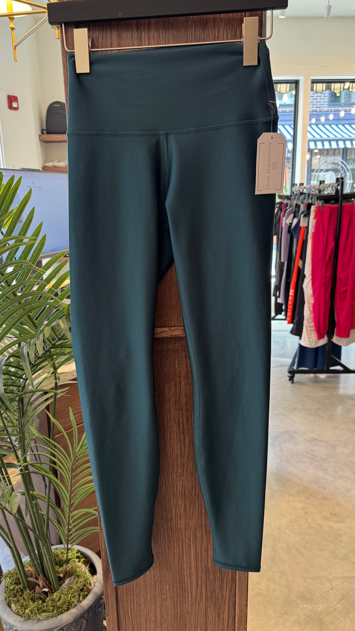 Alo - Size Small