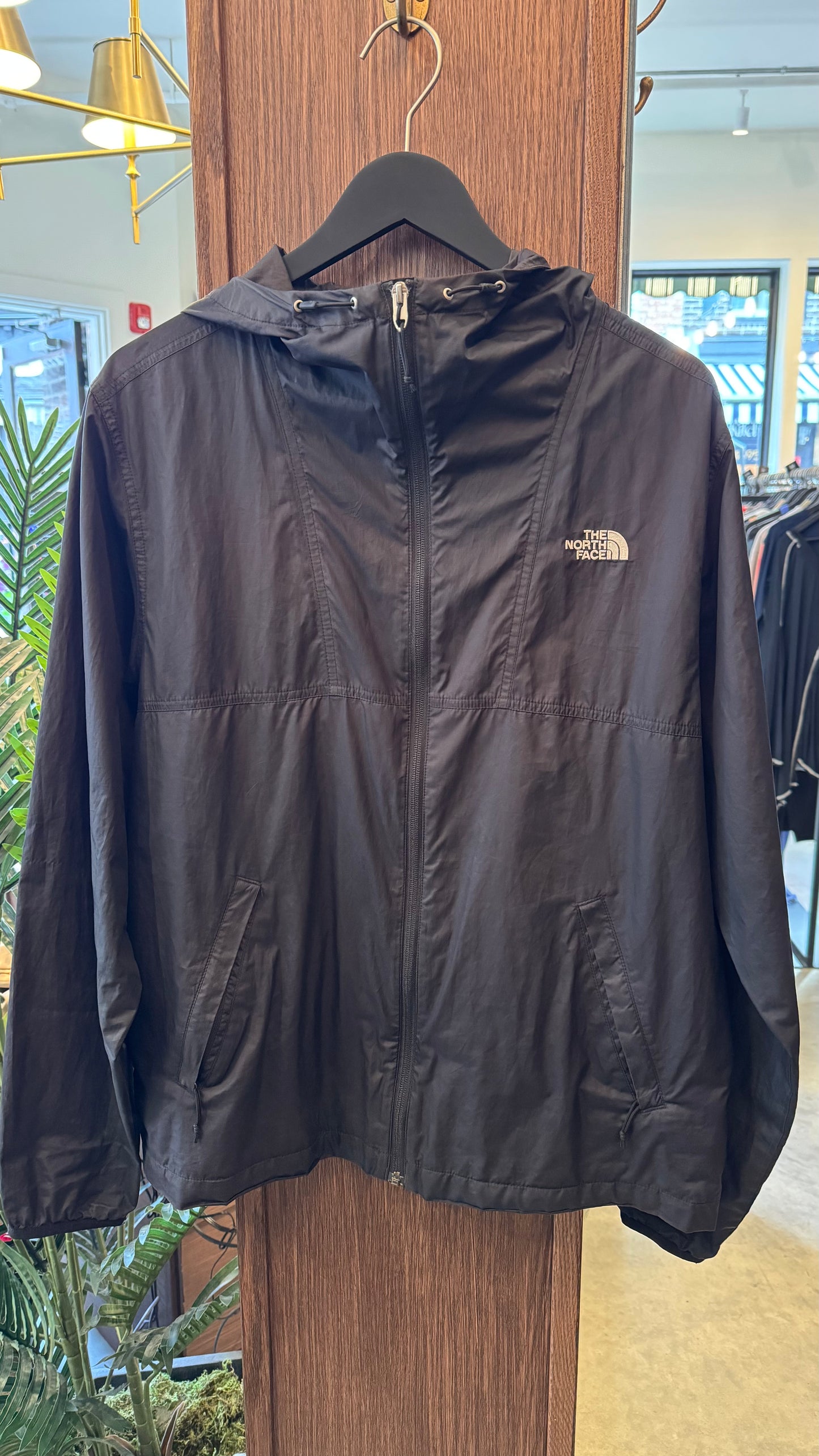 Men’s North Face - Size Medium