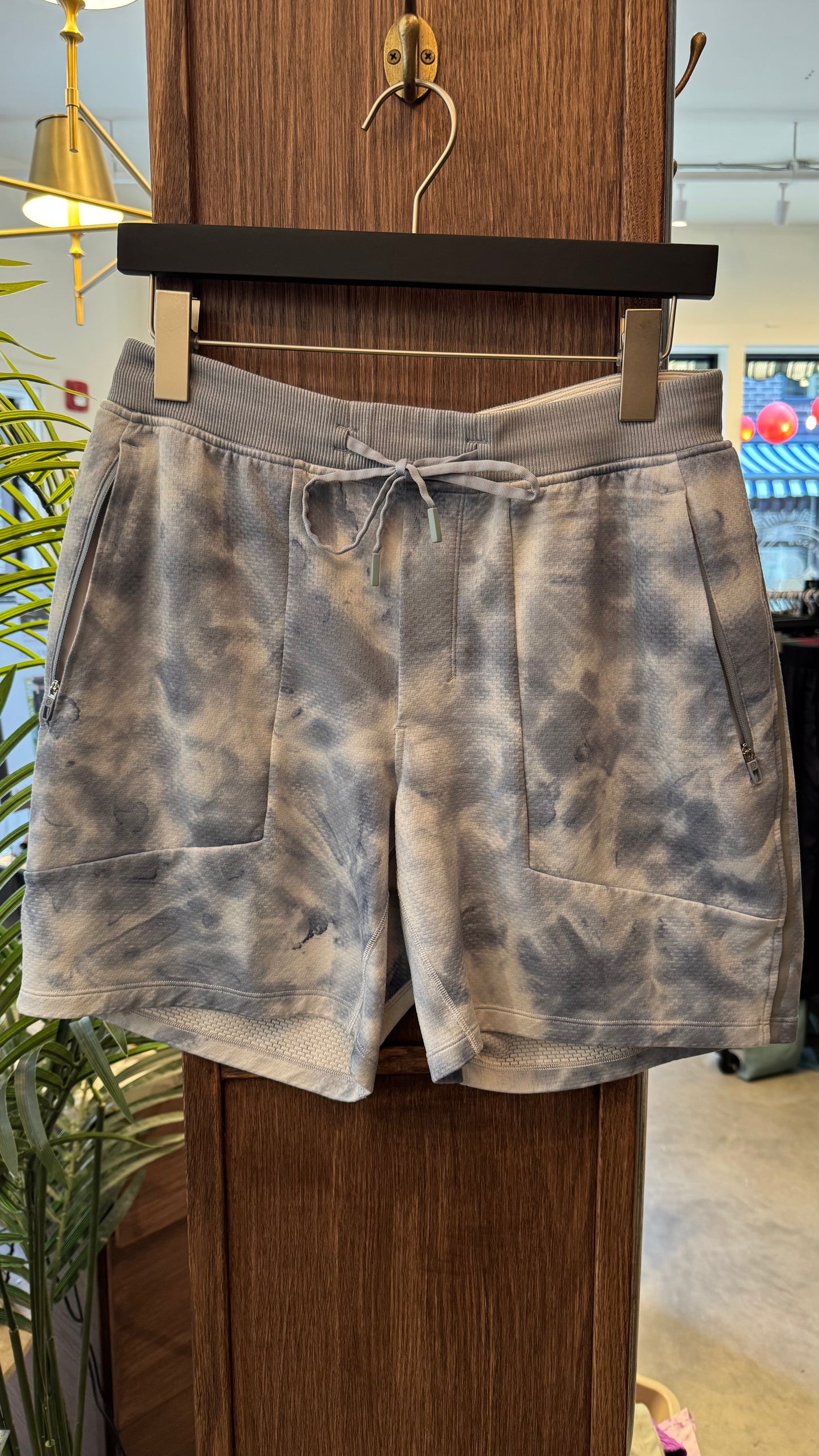 Men’s Lululemon - Size M