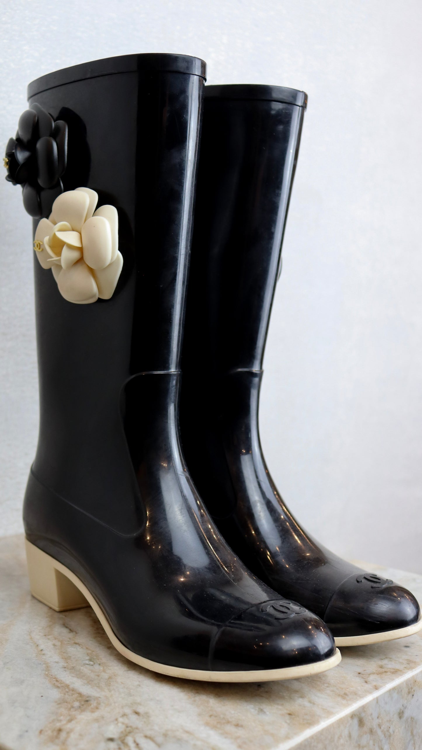 Chanel - Size 37