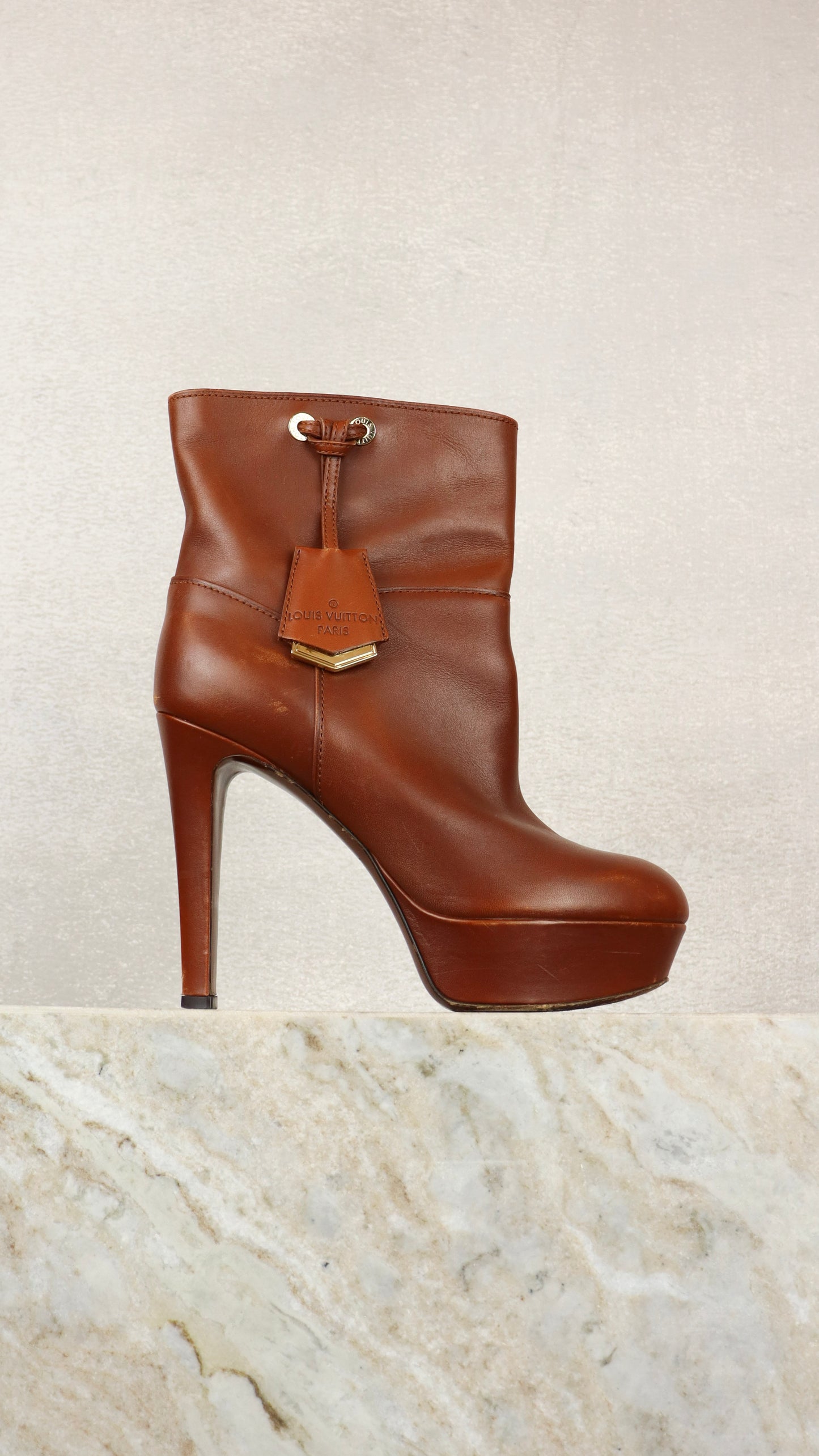Louis Vuitton - Size 37.5