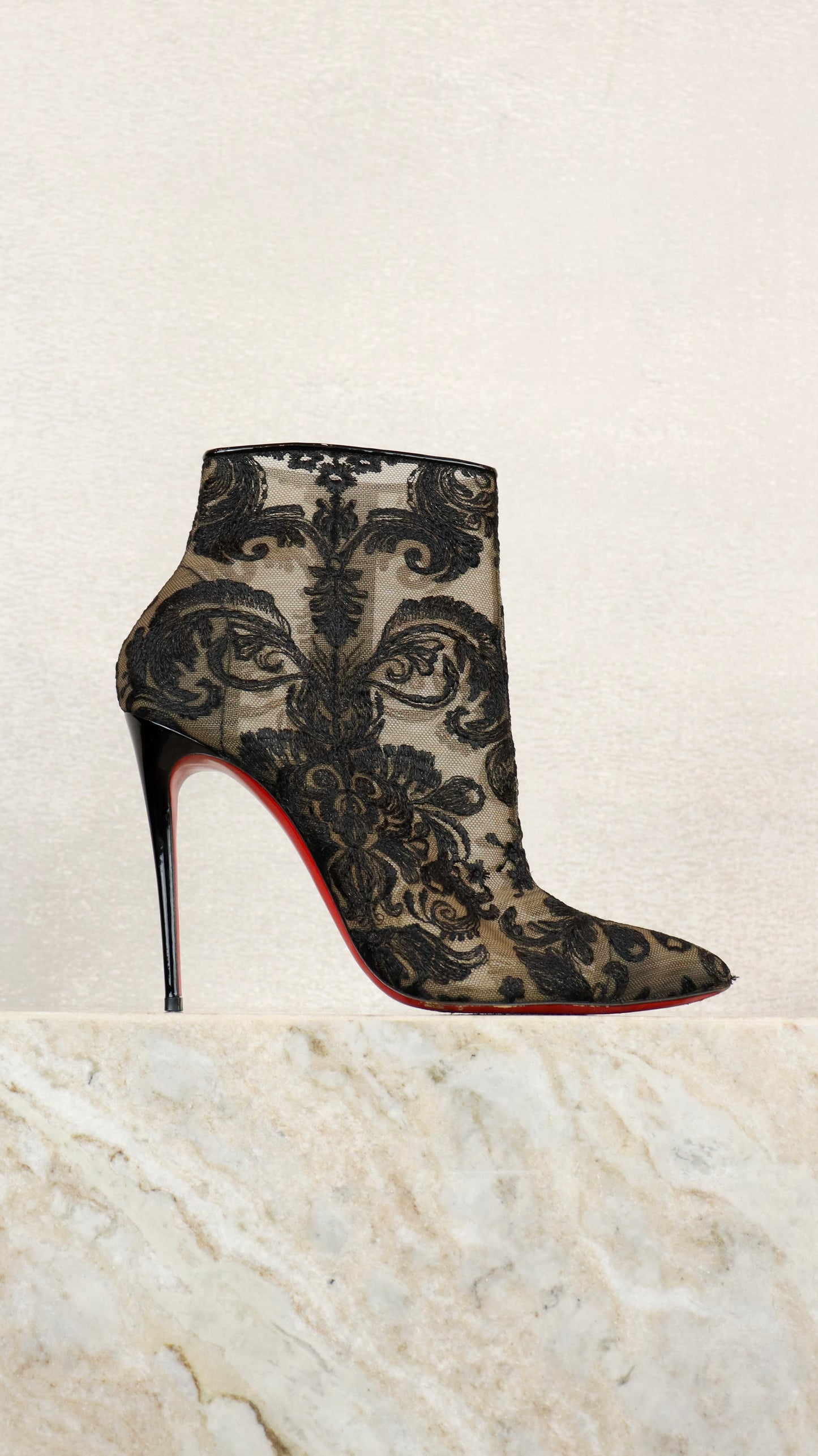 Christian Louboutin - Size 40