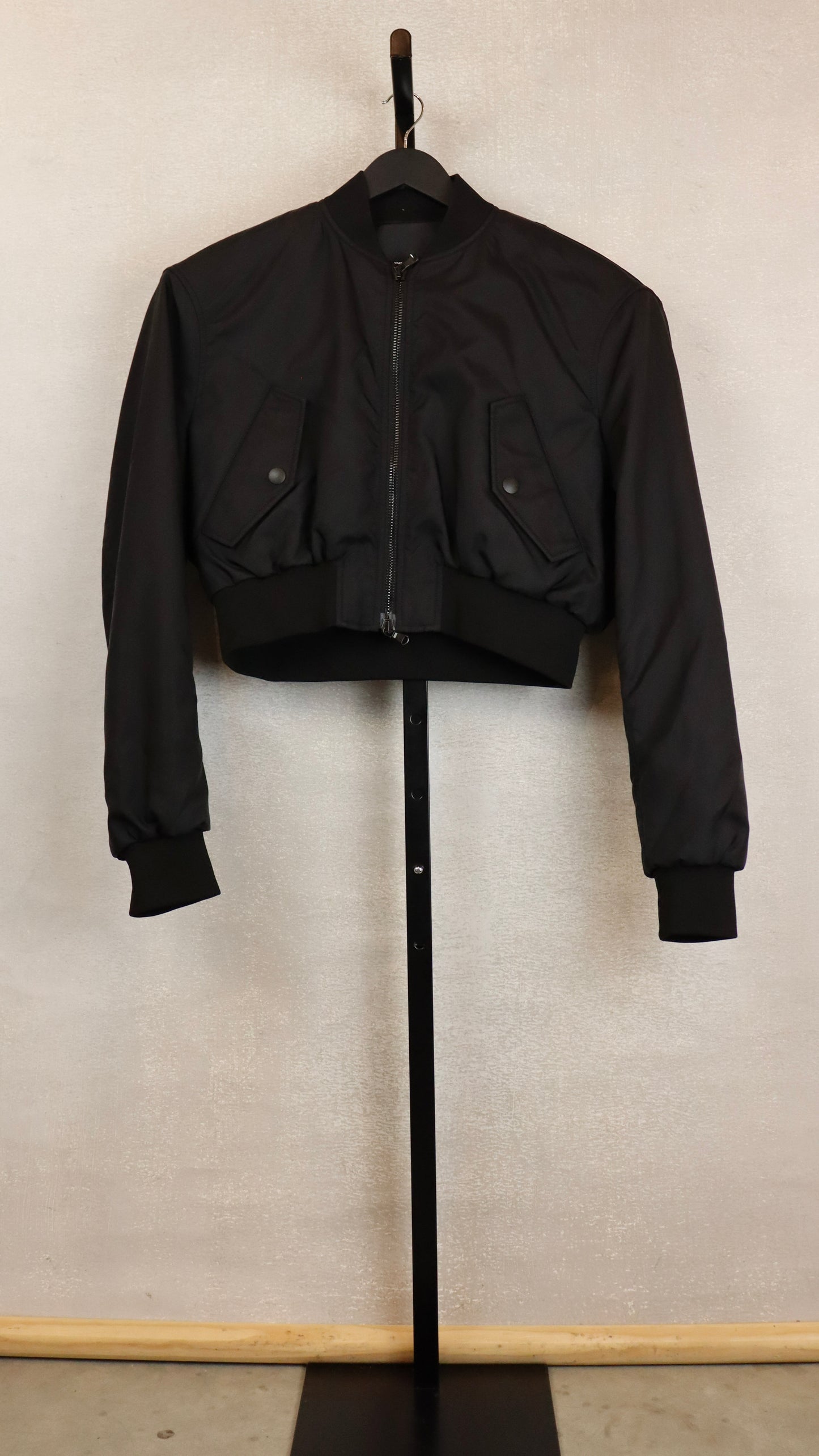 Wardrobe NYC - Size M