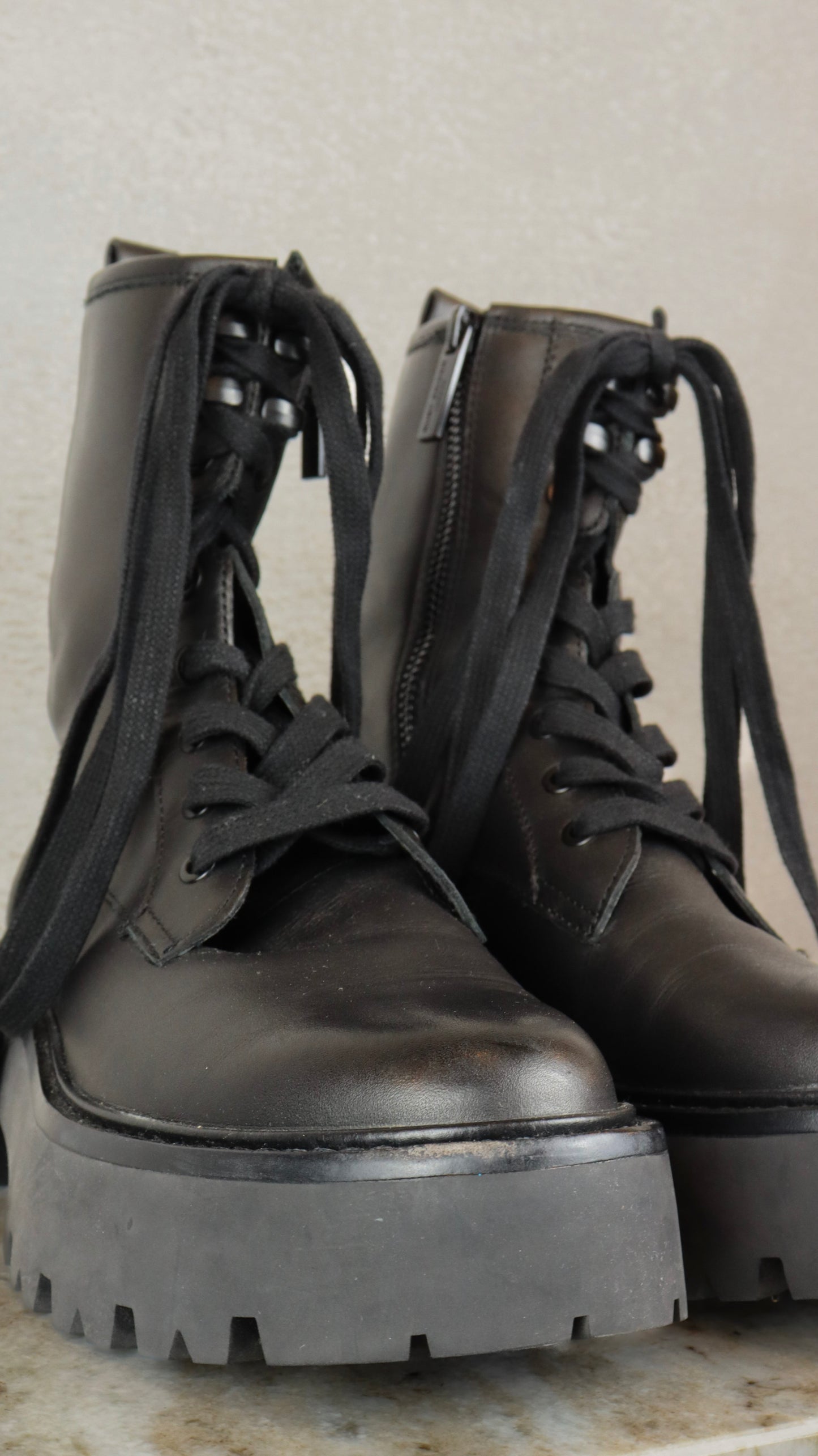 Kurt Geiger - Size 36