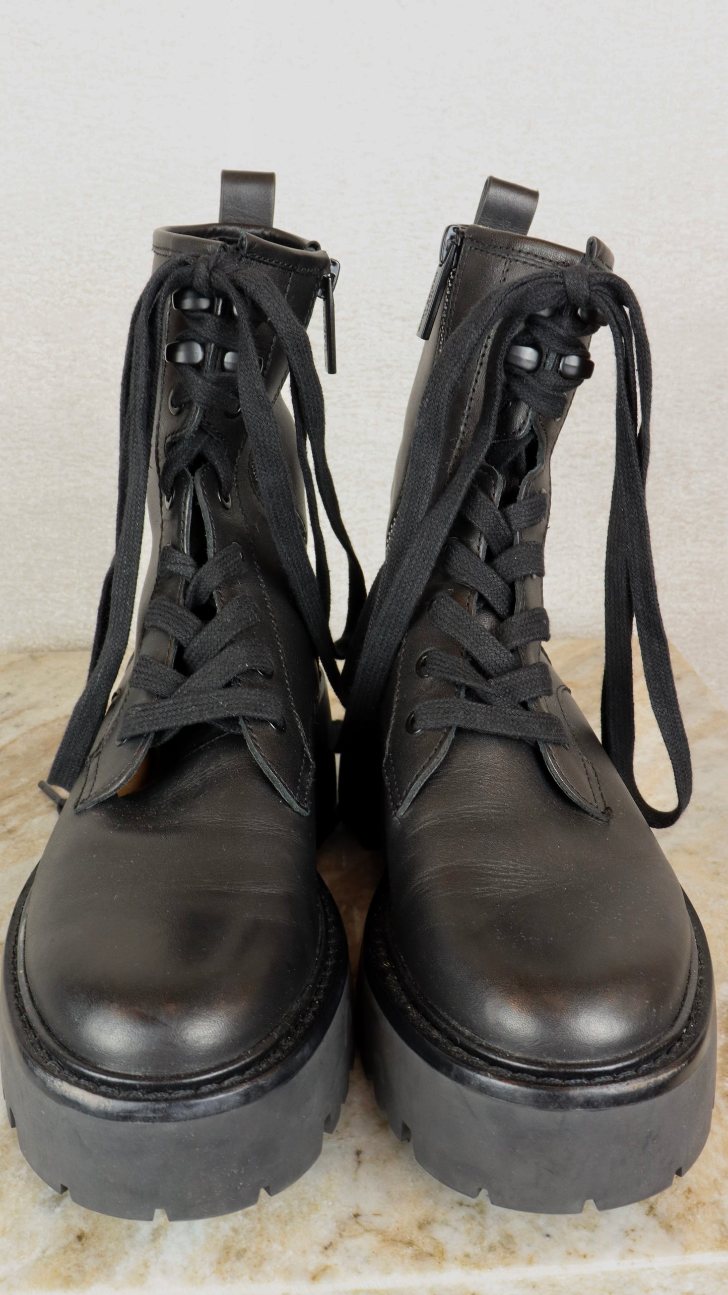 Kurt Geiger - Size 36