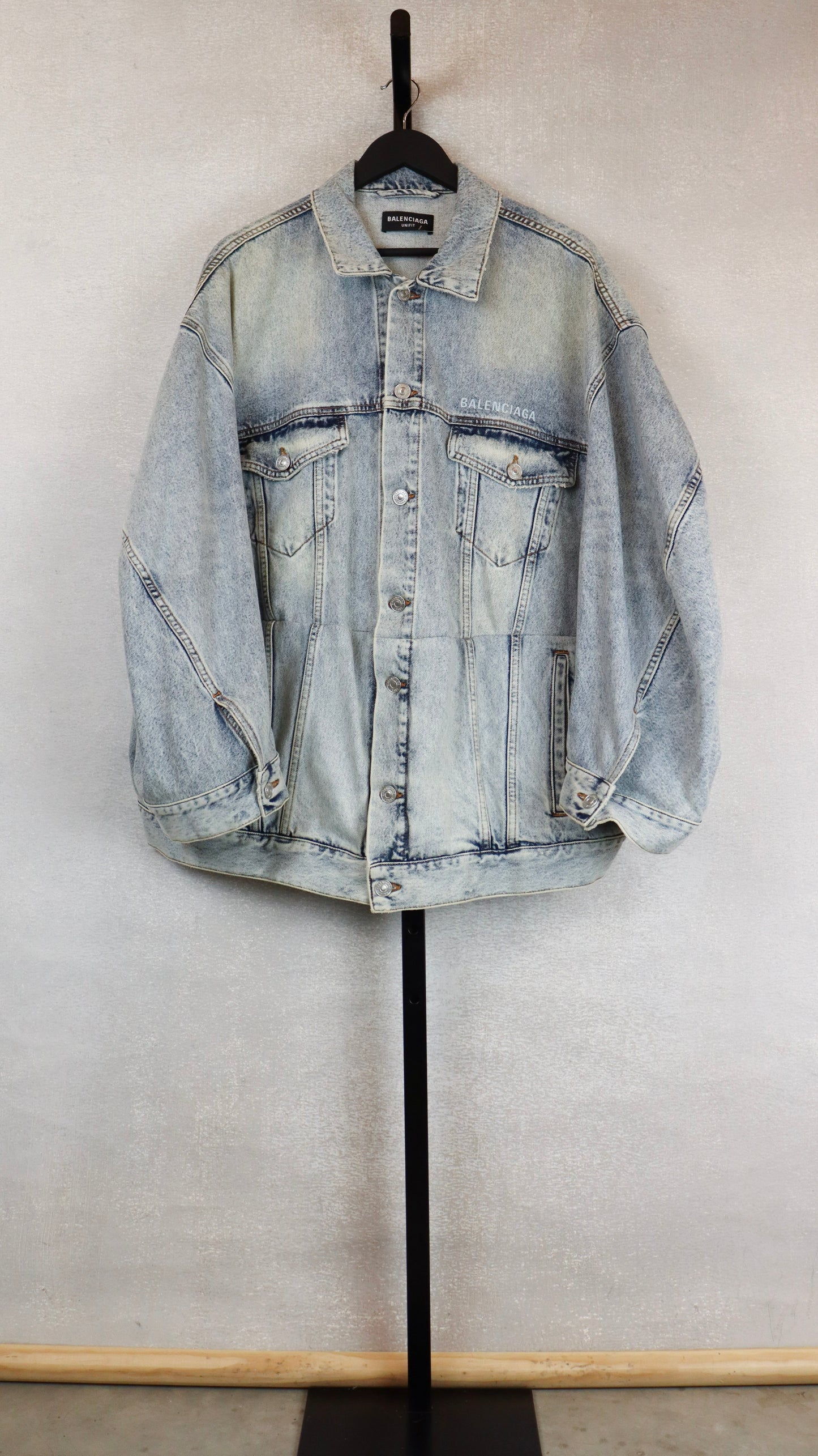 Balenciaga - Size 3