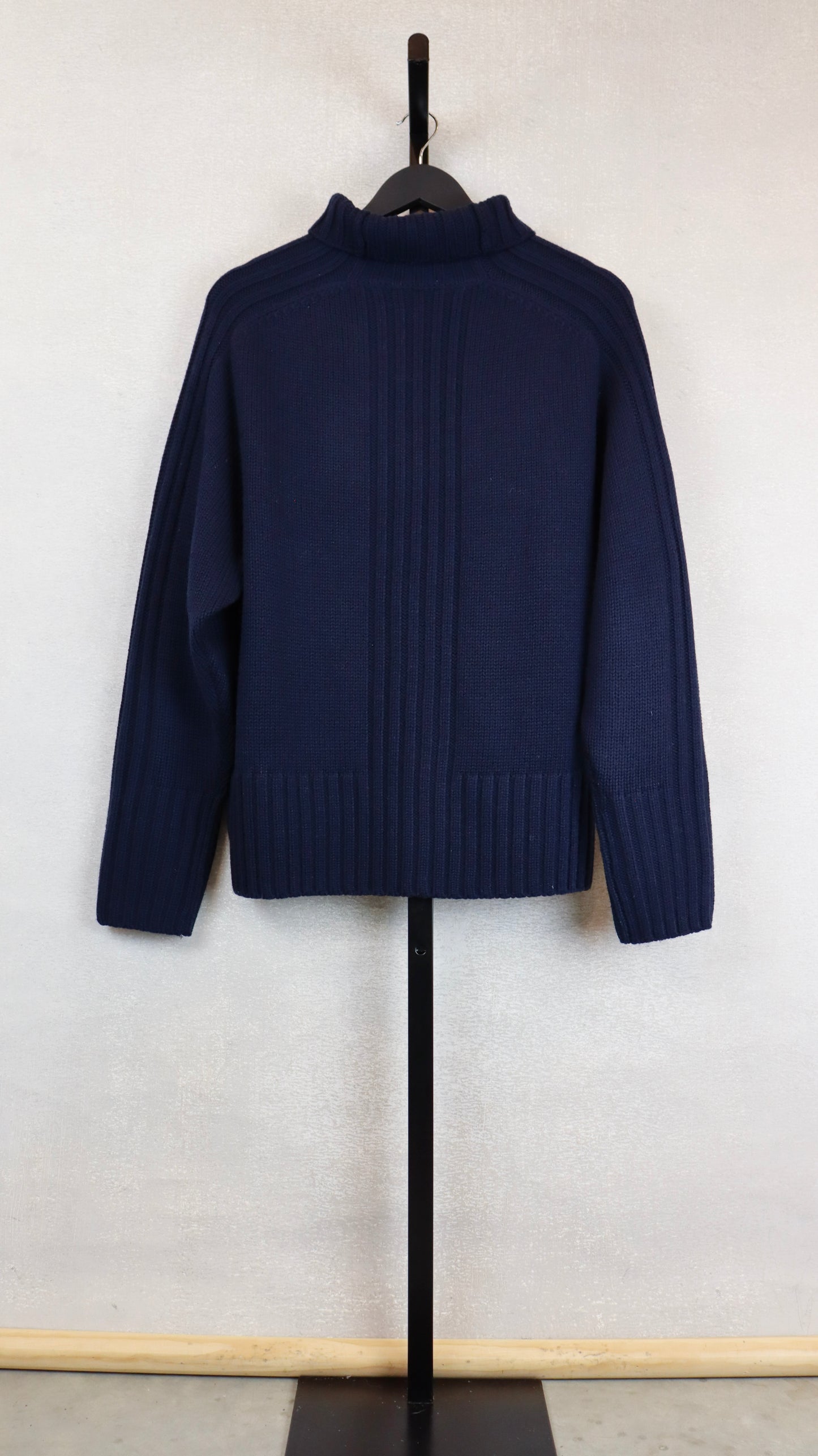 Joseph - Size L