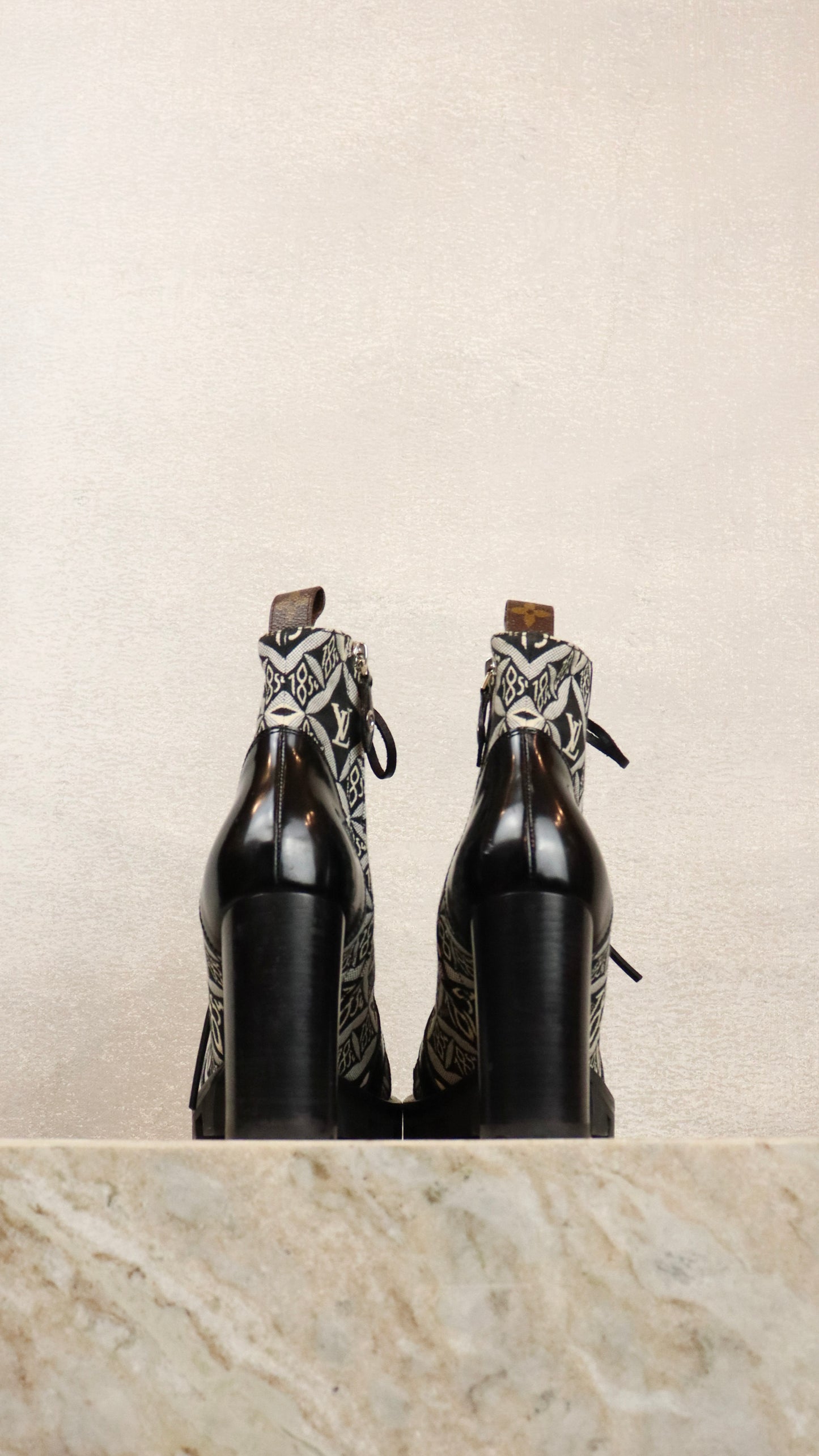 Louis Vuitton - Size 38.5