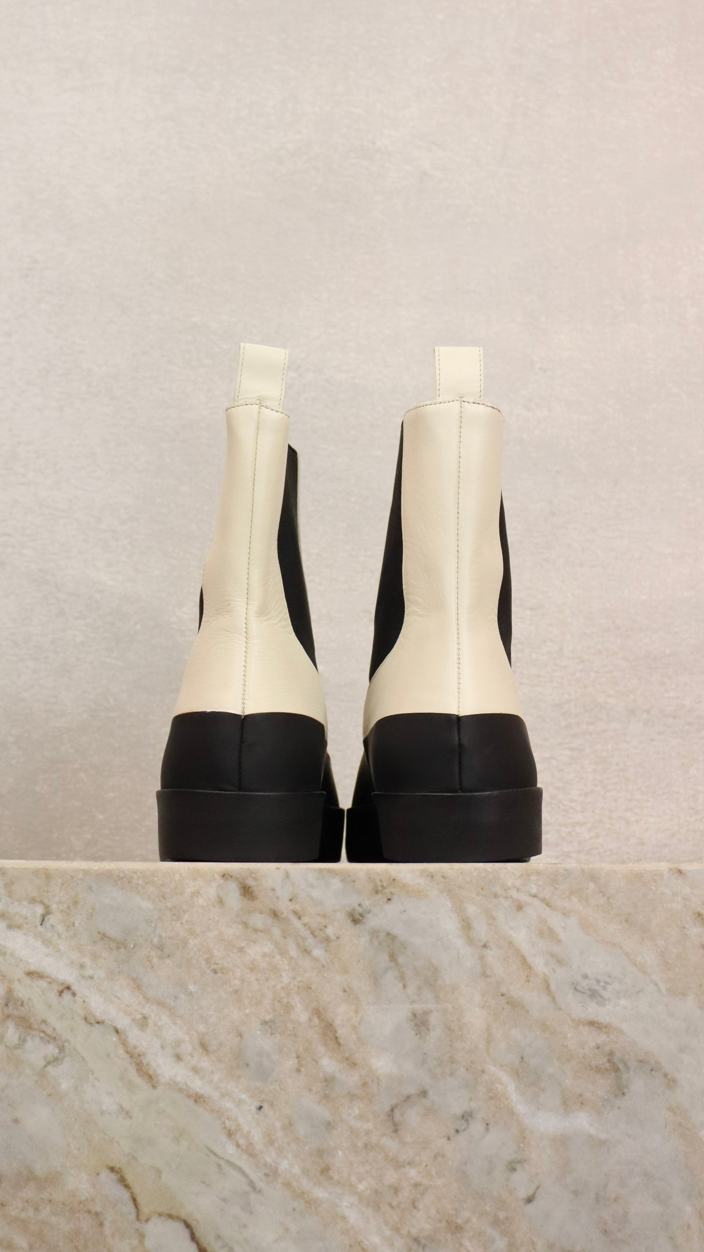 Neous - Size 39