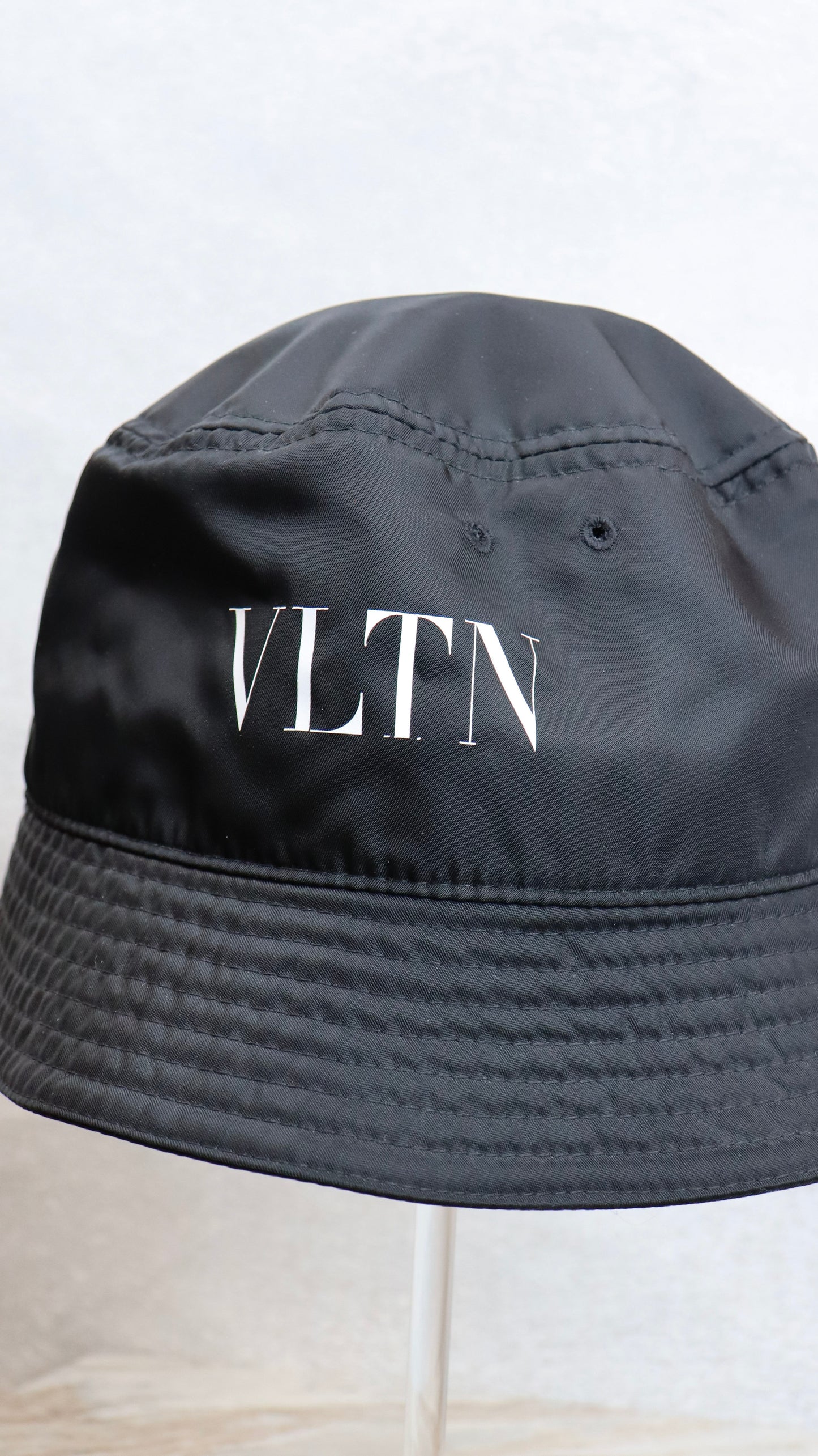Valentino - Size O/S