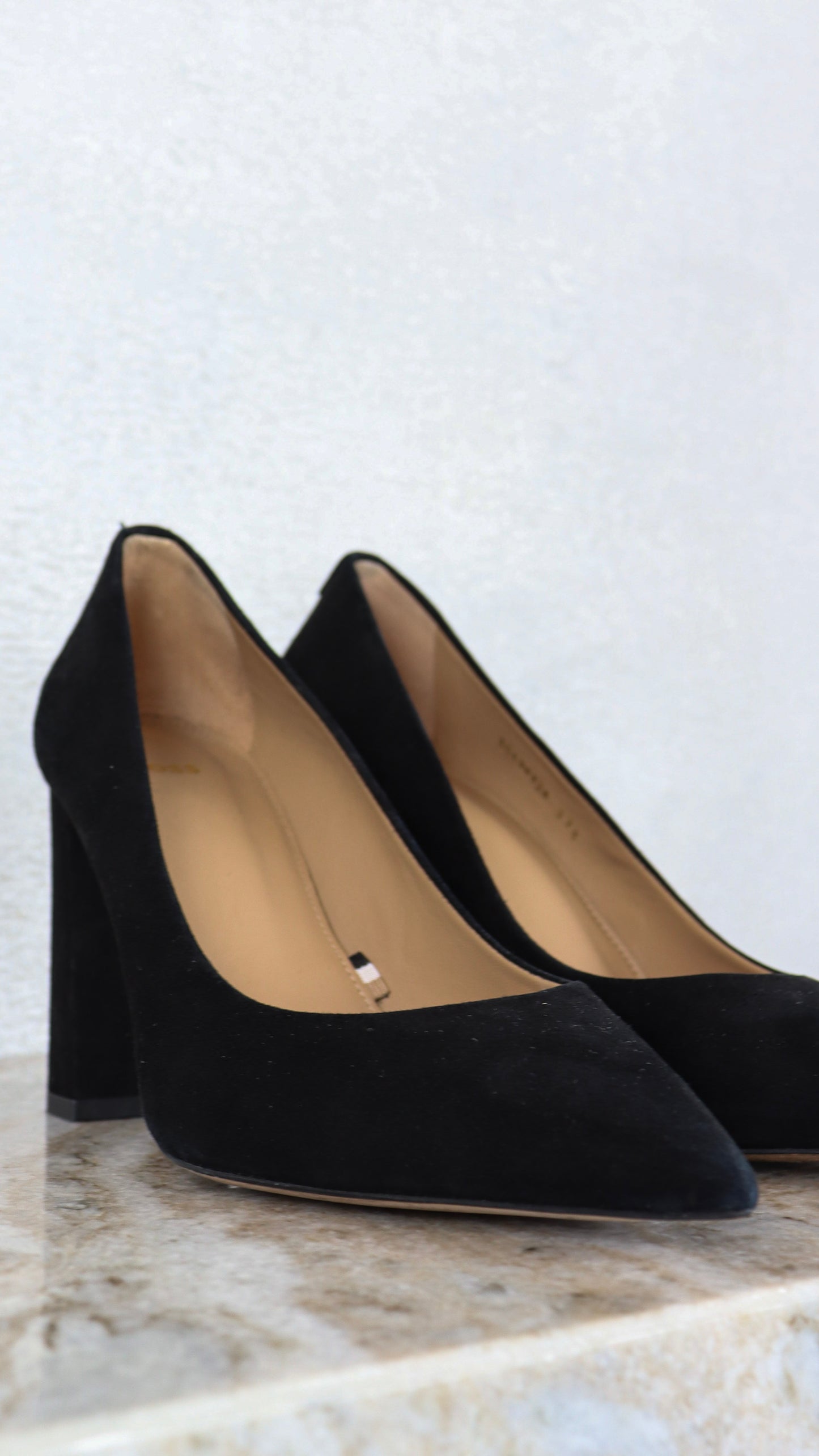BOSS Hugo Boss - Size 37.5