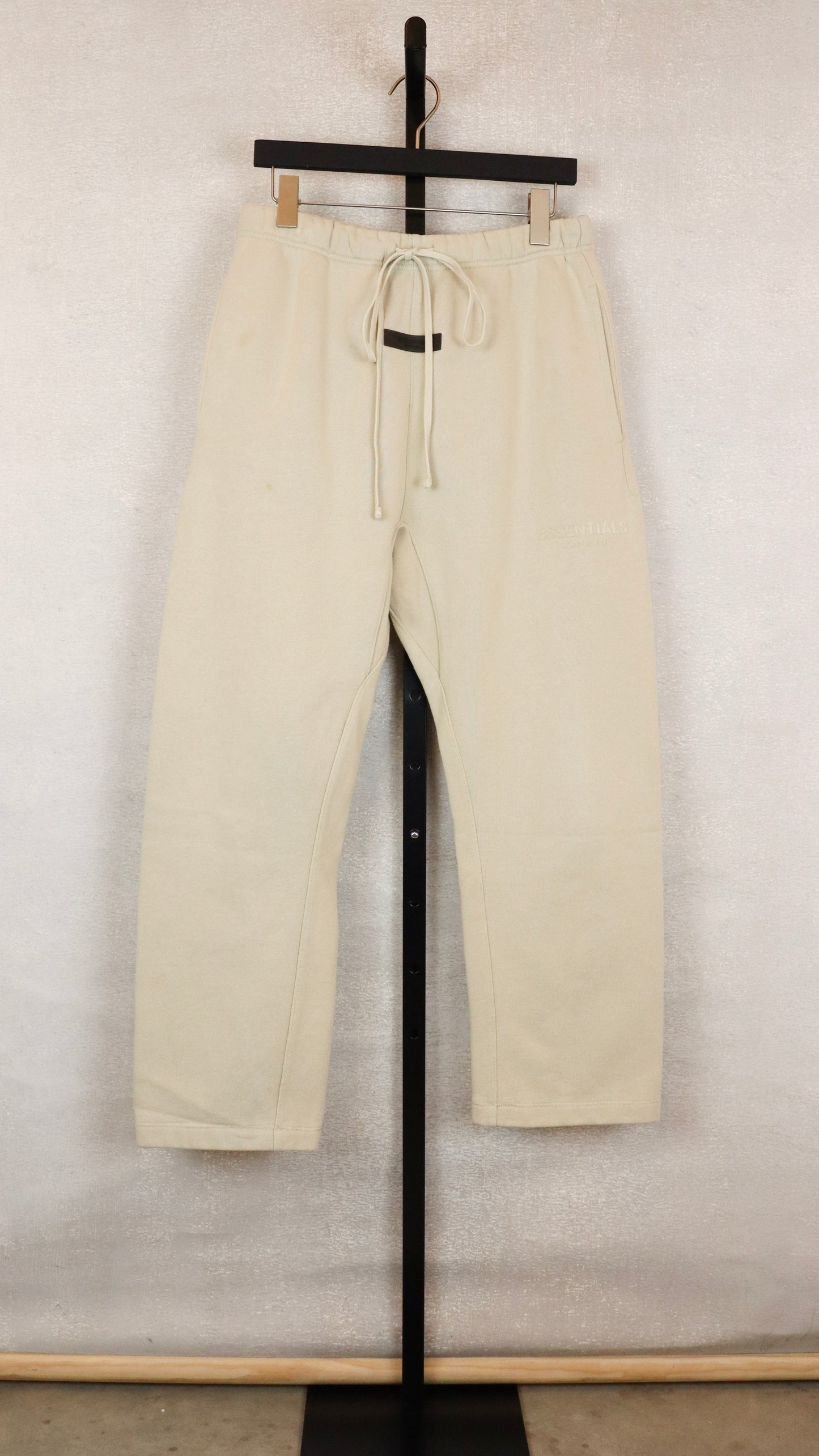 Essentials - Size S