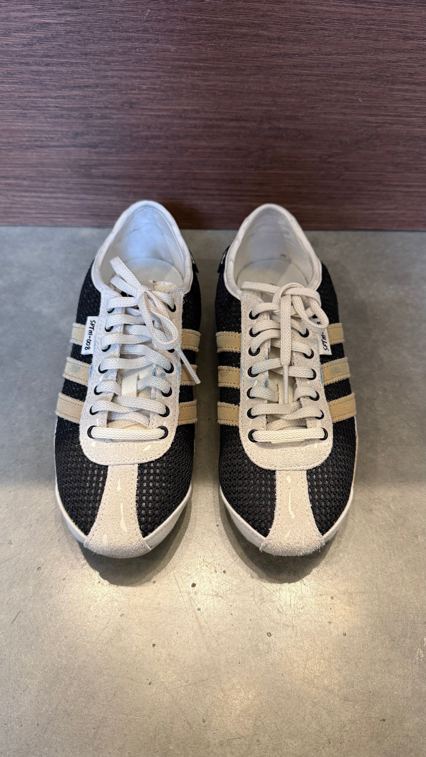 Adidas Tokyo - Size 7