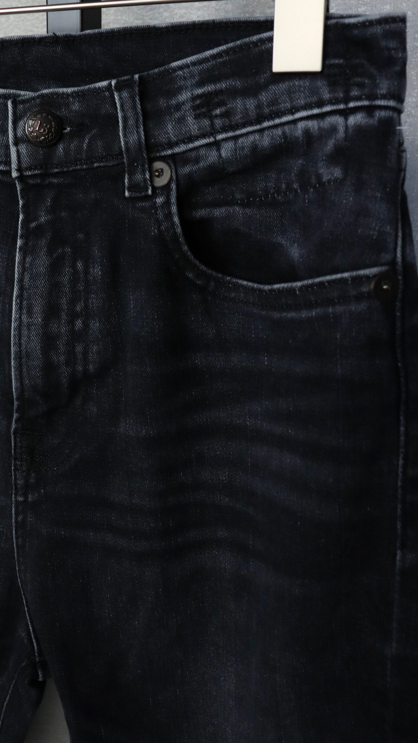 R13 - Size 27