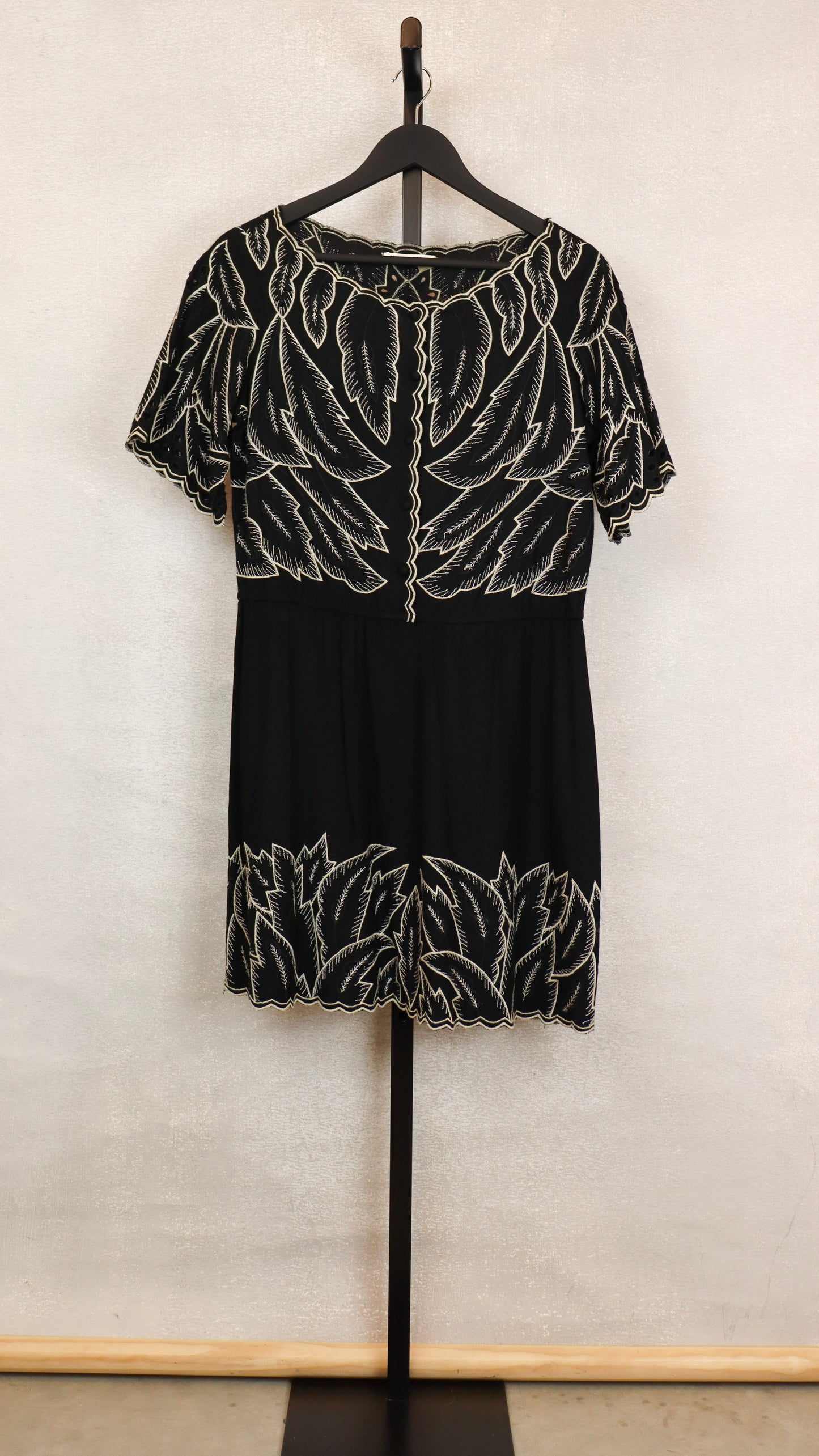 Alice + Olivia - Size 8