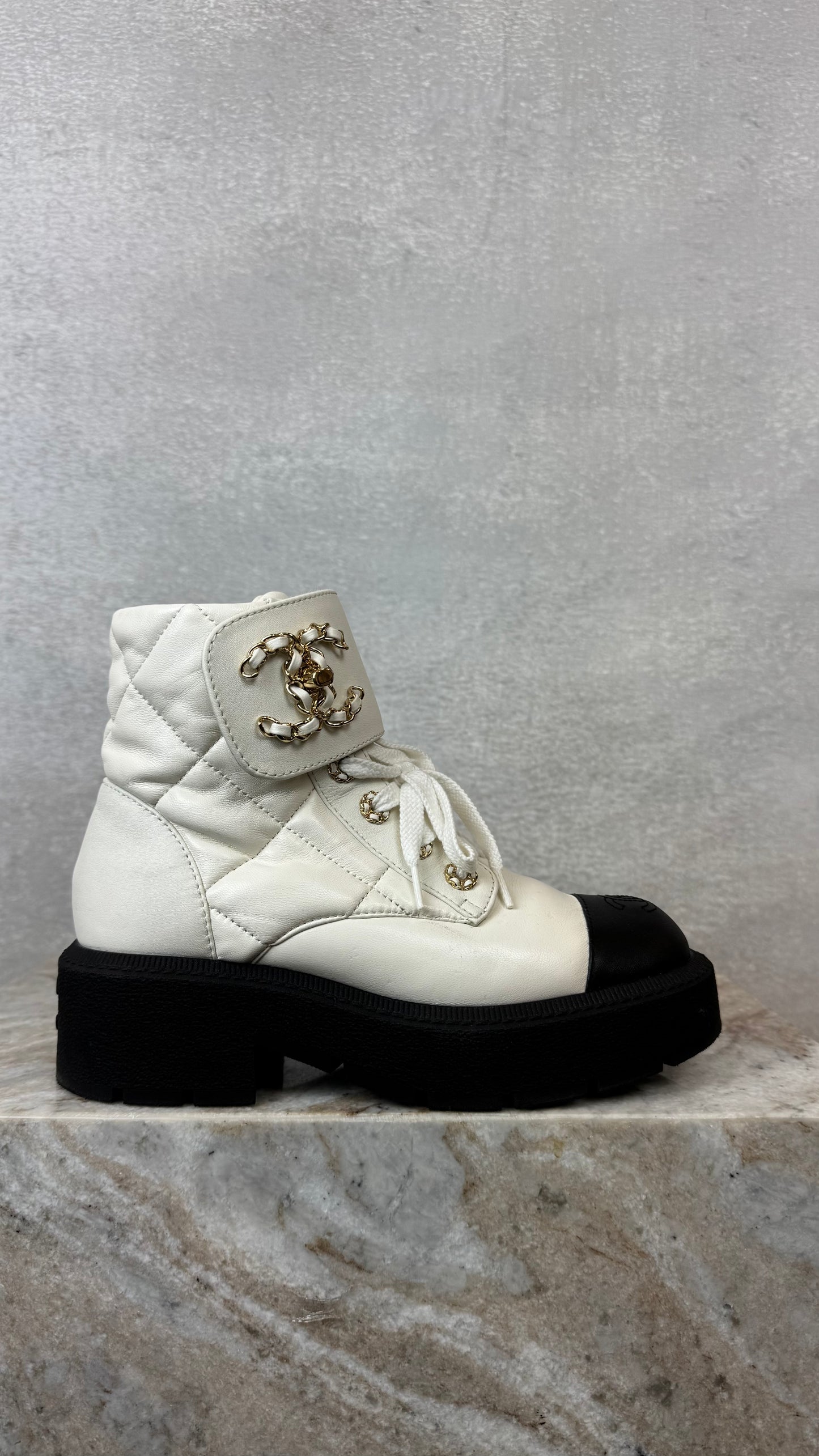 Chanel - Size 36C