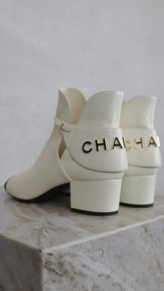 Chanel - Size 38