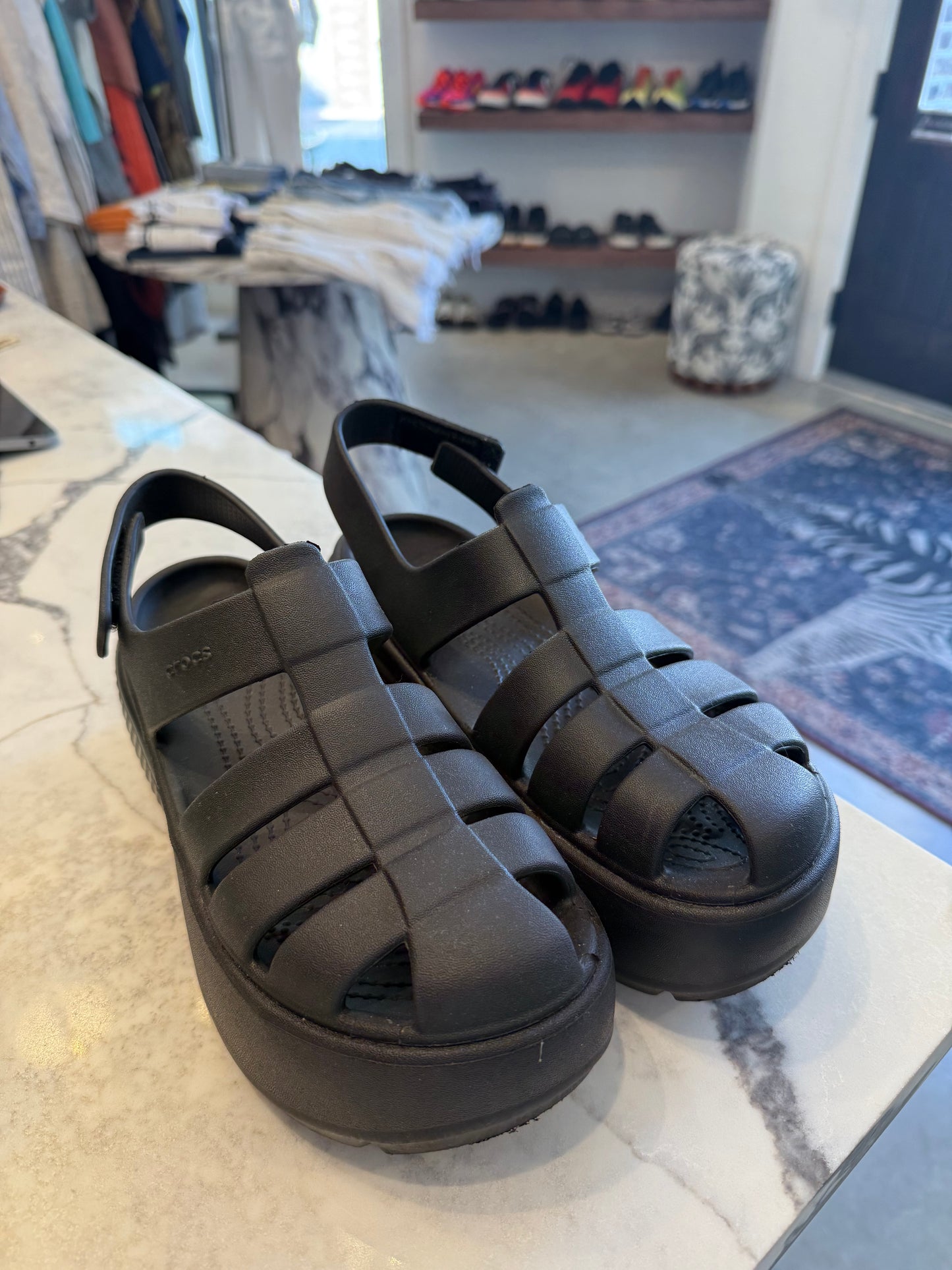 Crocs / Size 7