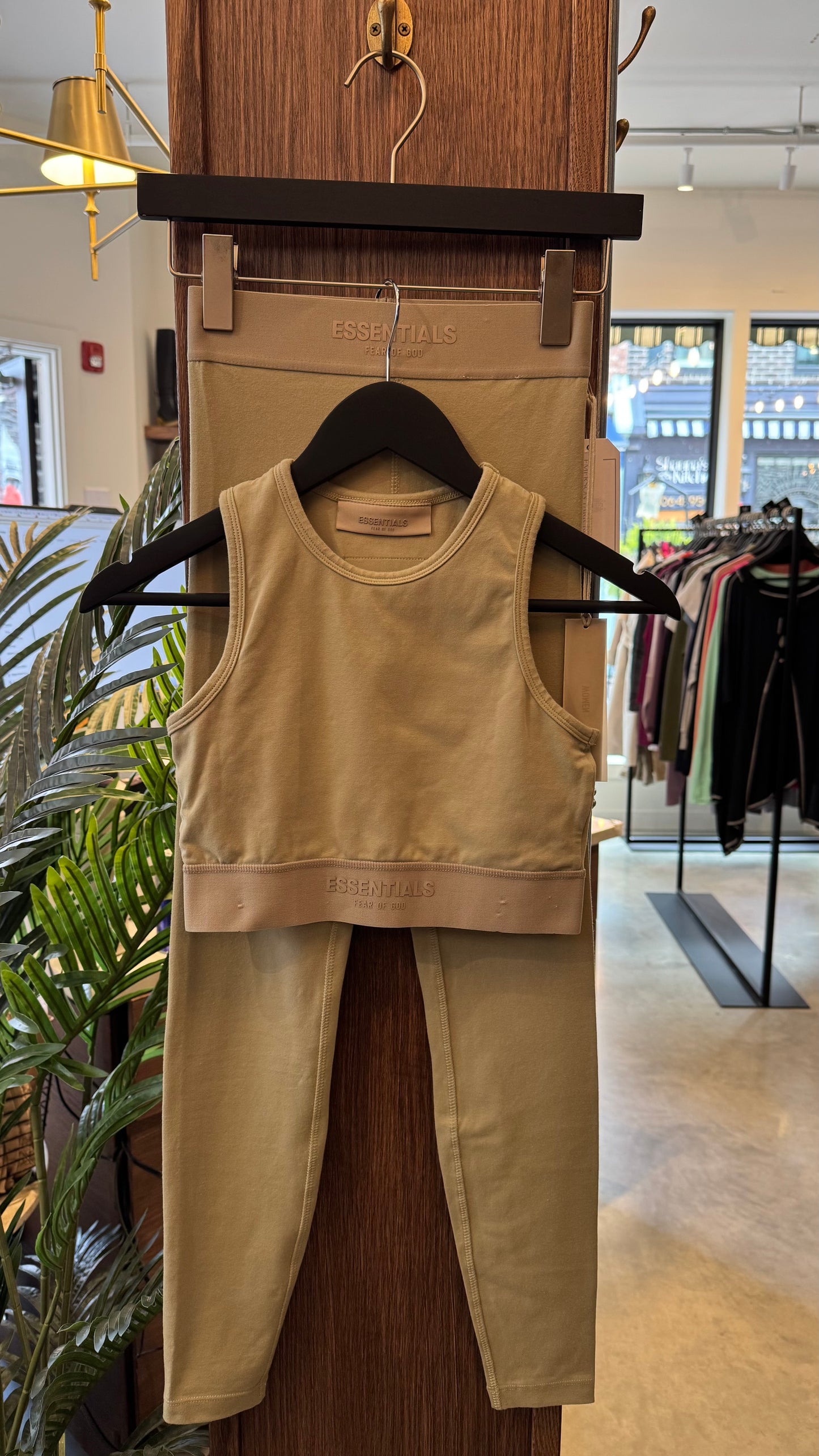 Essentials - Size S