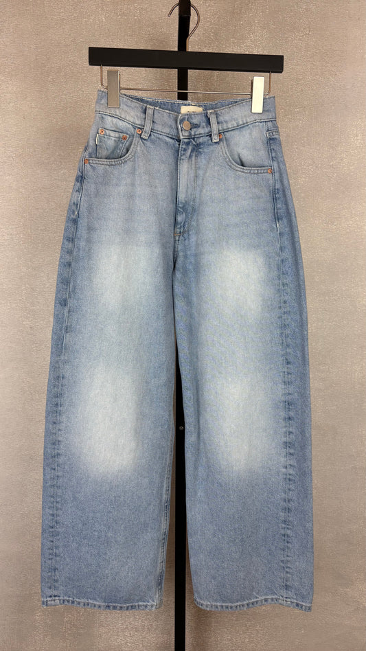 DL1961 - Size 23