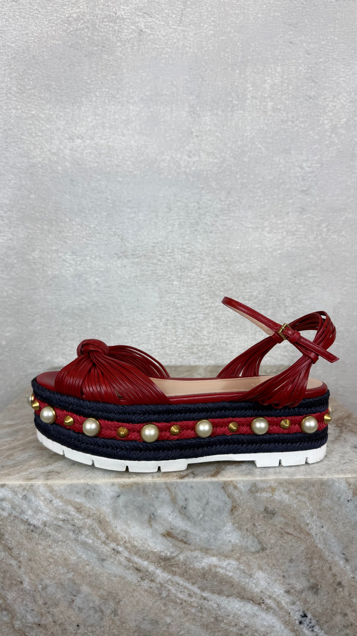 Gucci - Size 37
