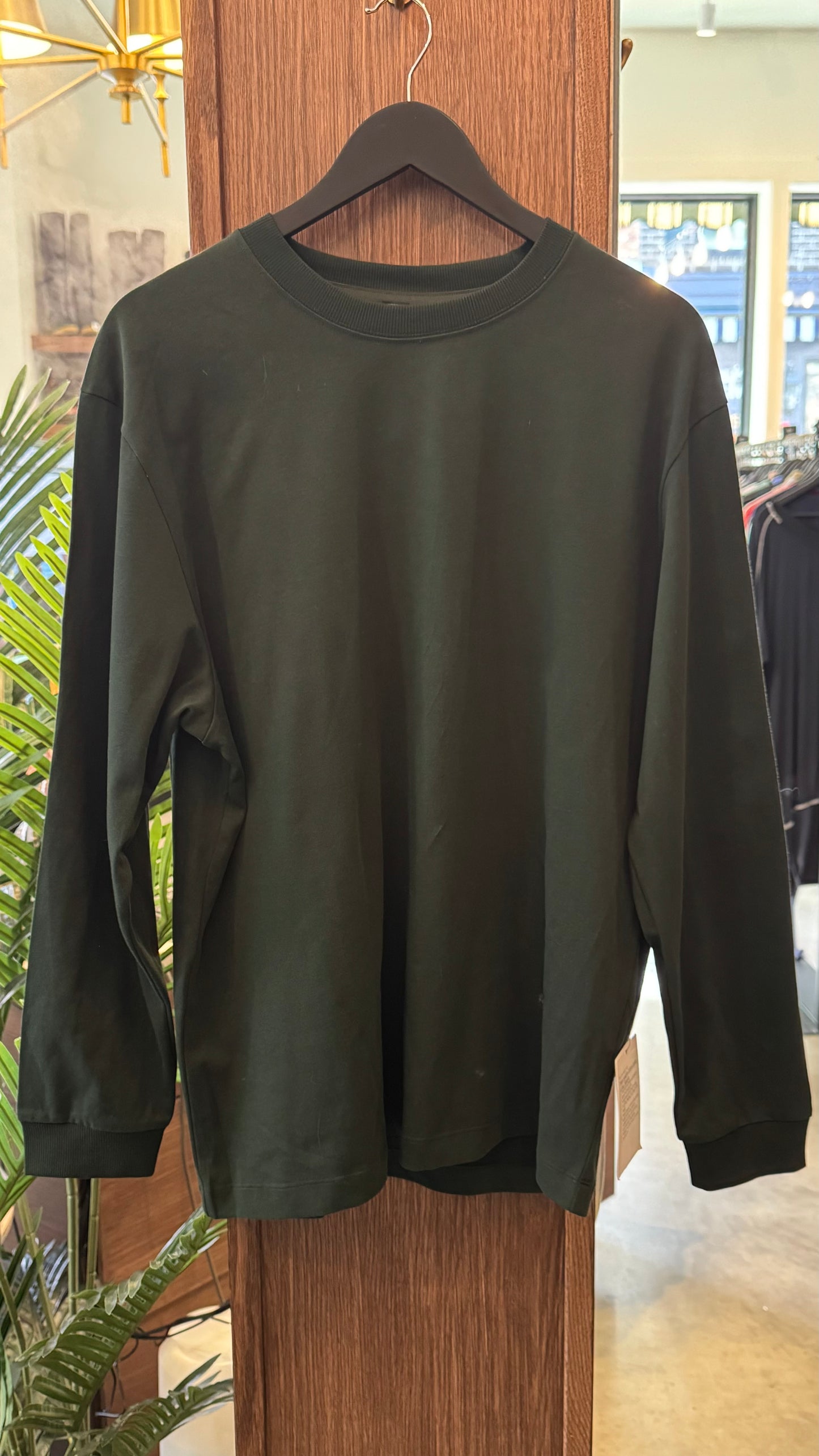 Lululemon - Size M