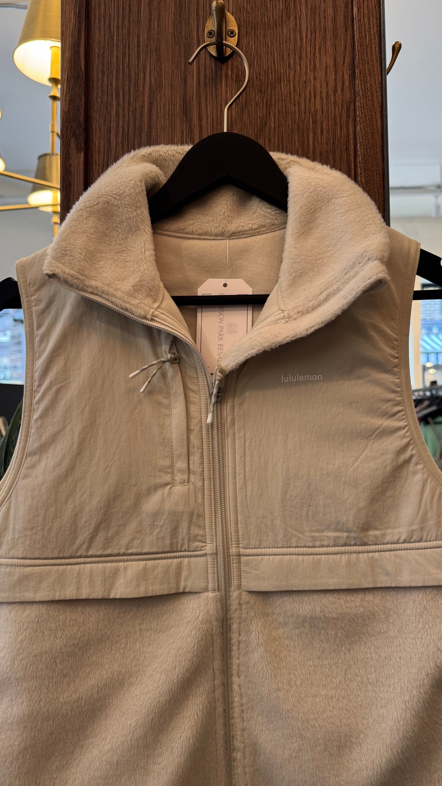 Lululemon - Size 6