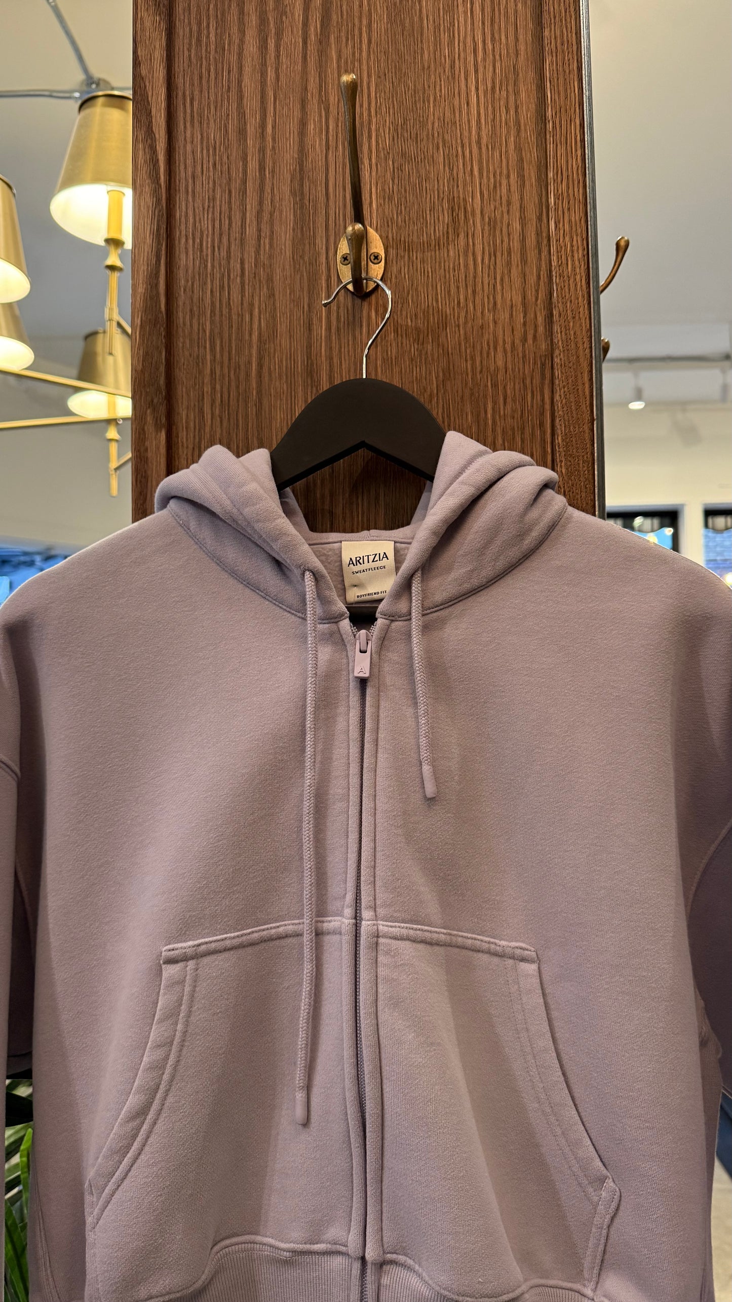 Aritzia - Size M